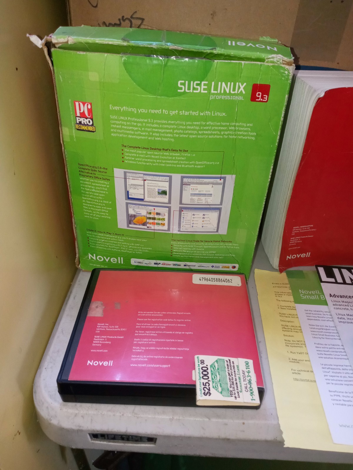 SUSE LINUX Professional 9.3 Includes 7 CD's, Guide Etc. Big Box Novell