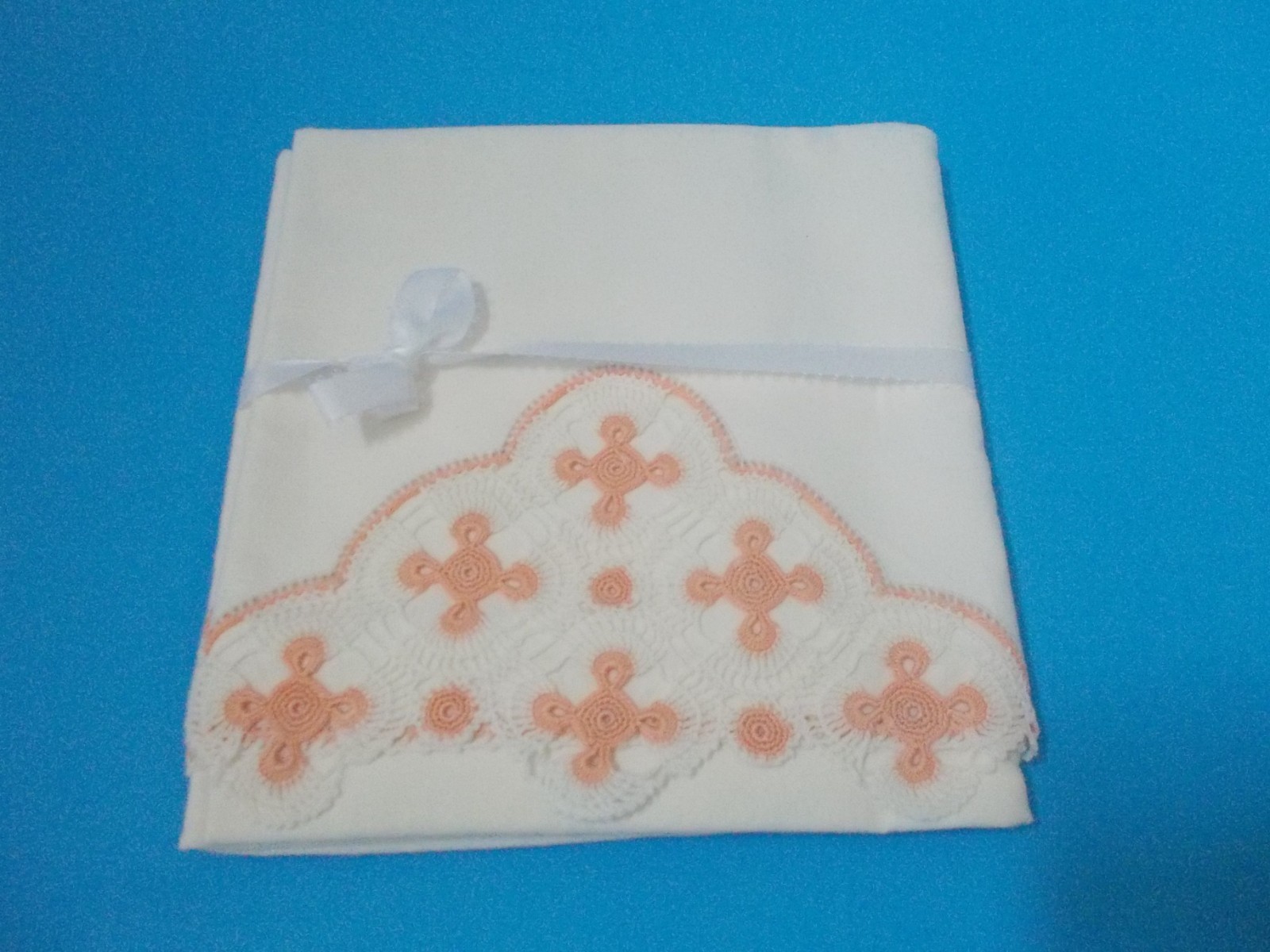NEW Set of 2 Ivory w/ Peach Crochet Lace Pillowcases 20" x 32"