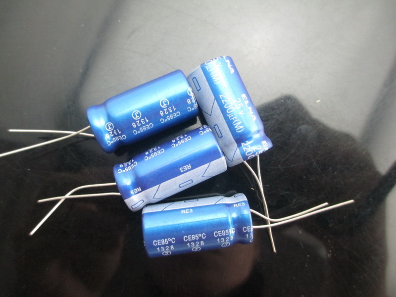 4pcs Japan ELNA RE3 2200UF 25V 2200mfd Audio Capacitor 12.5x25mm