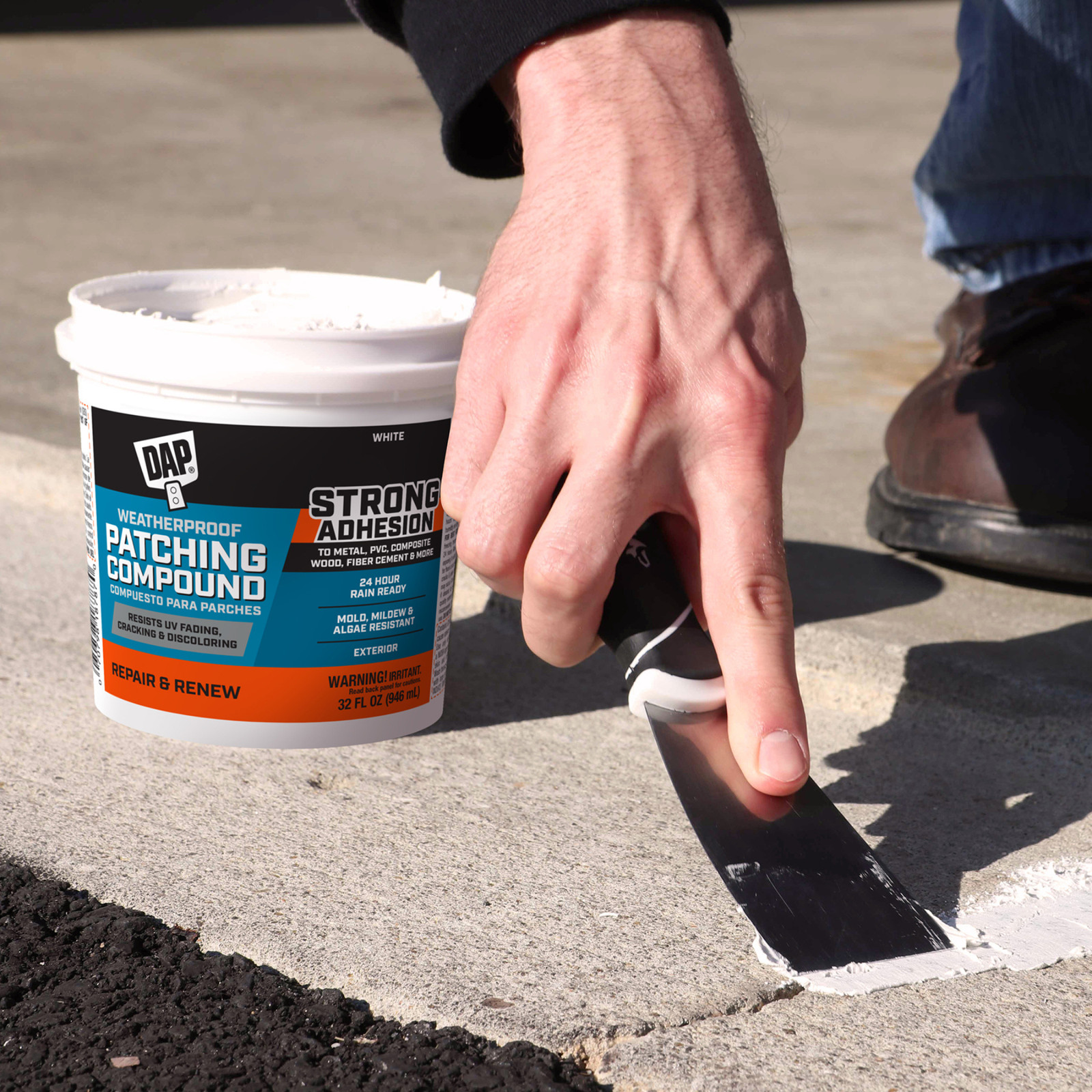 DAP Weatherproof Patching Compound: 32 fl. oz. (White)