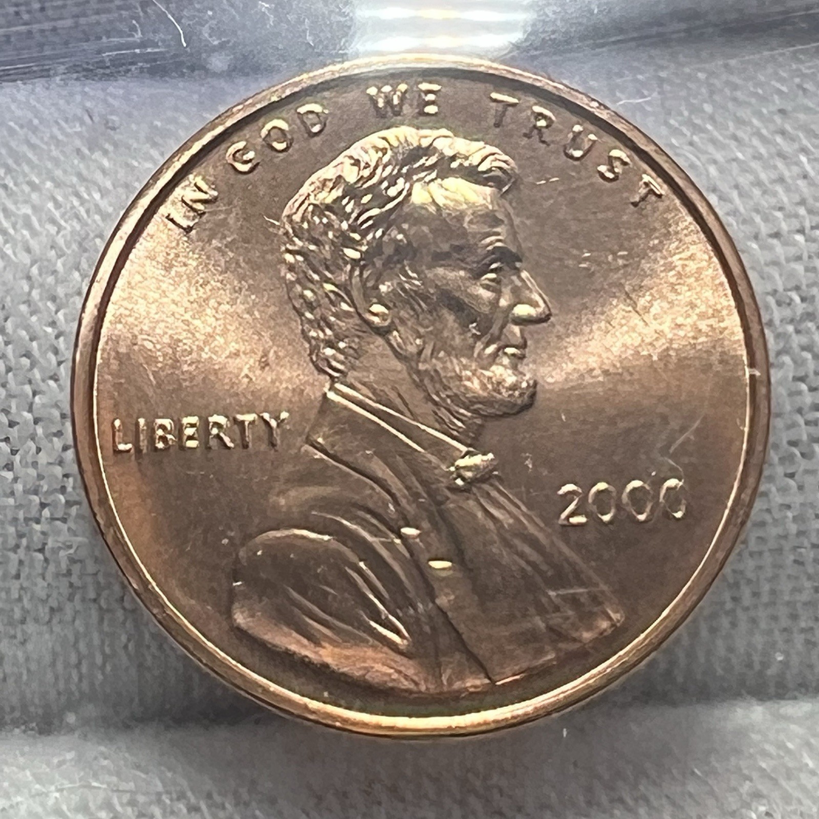 2000-P&D Lincoln Memorial Cents BU in Mint Cello receive 2 coins pictured #3141