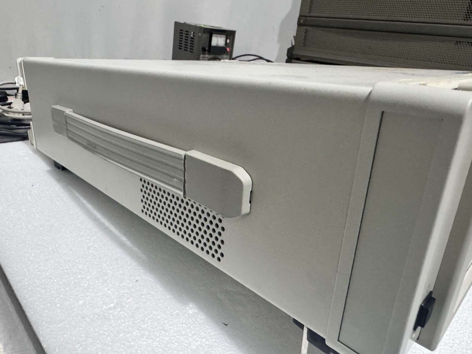ADCMT 8341 Optical Spectrum Analyzer