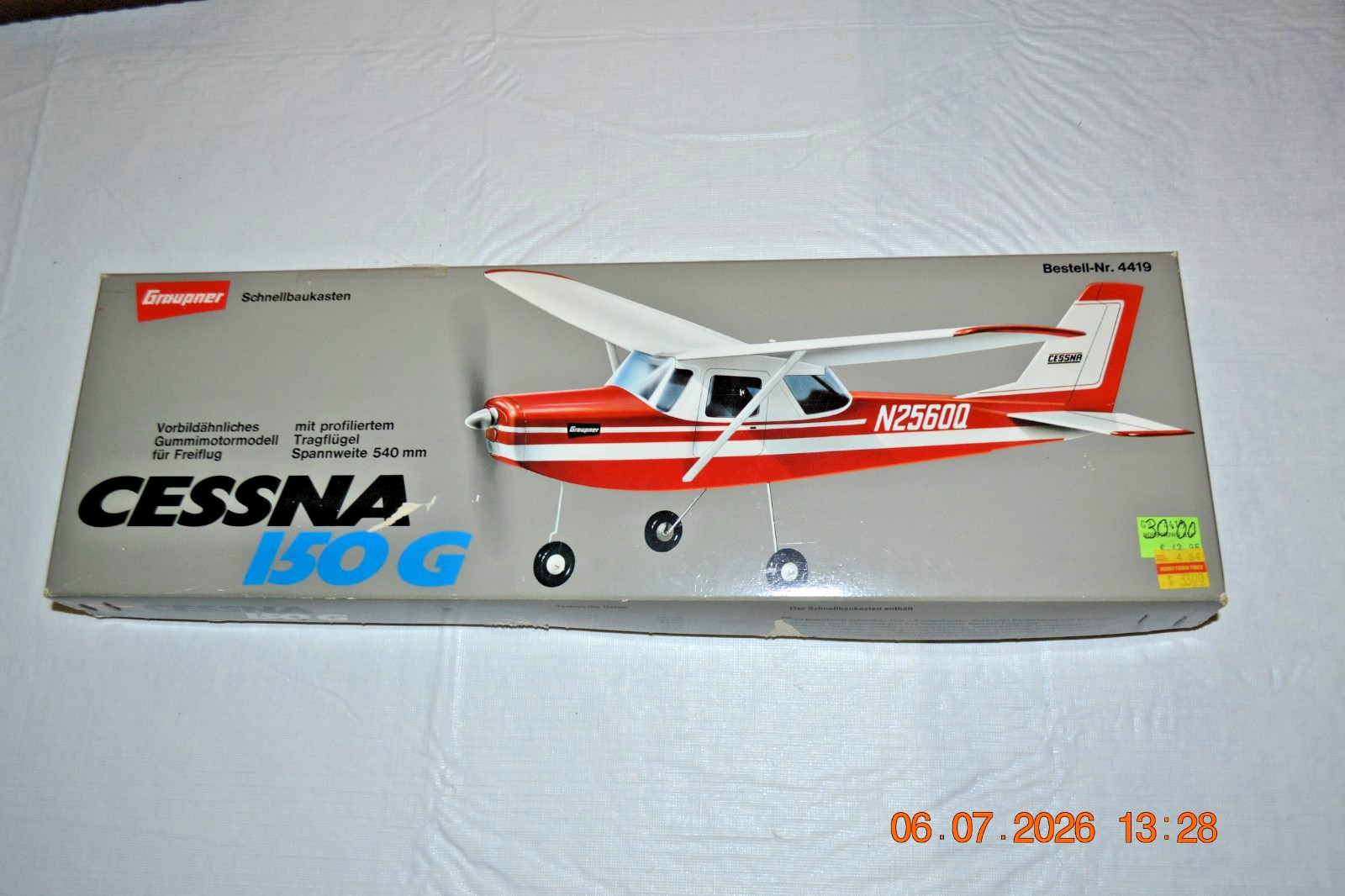 Unstarted NOS Graupner #4419 Band Powered Cessna 150G