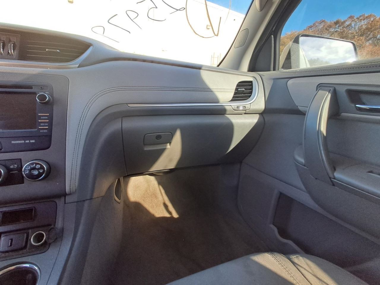 TRAVERSE  2015 Glove Box 4868156