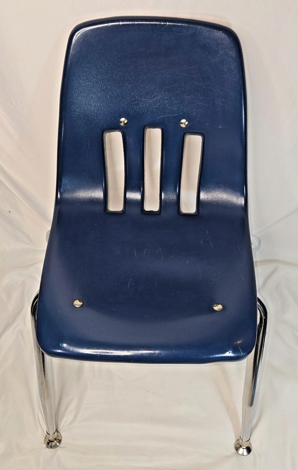 Virco Blue Student Plastic Chair 9000-14 Kindergarden-2nd Grade 22" H x 17" W
