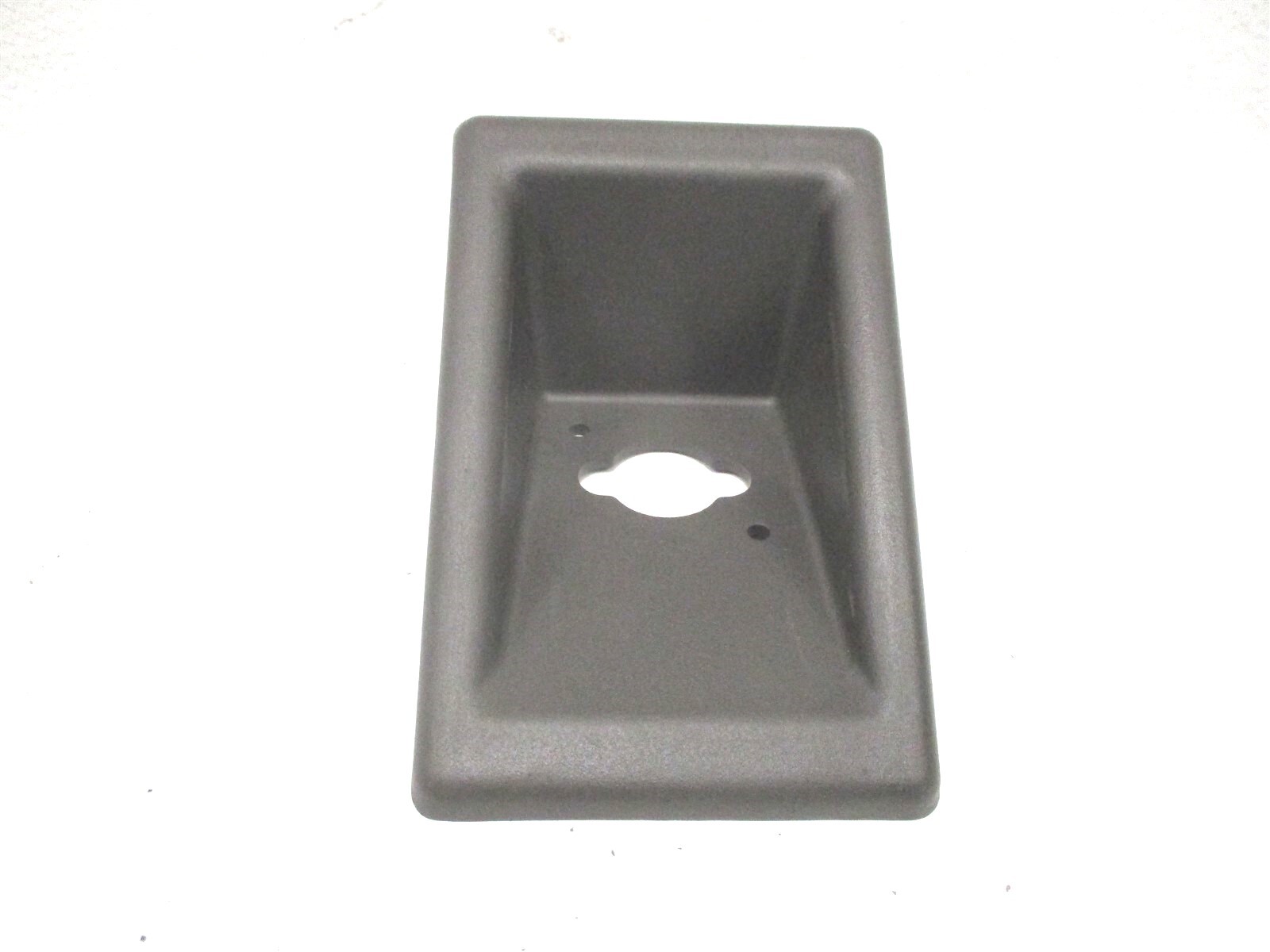 2032565C2 NEW OEM INTERNATIONAL TRIM DOOR RELEASE TRUNK BEZEL 3576587C1