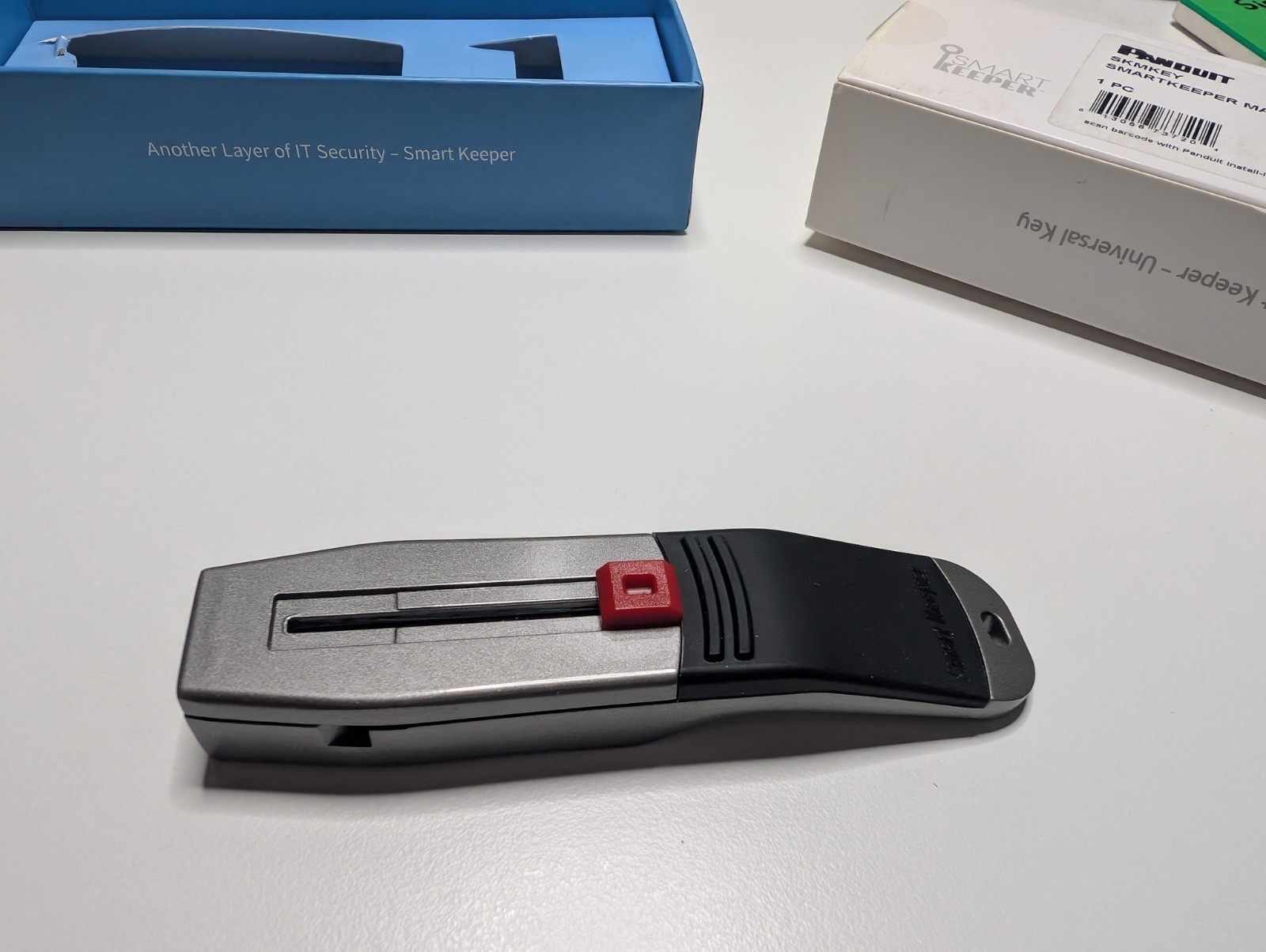 Panduit SmartKeeper Master Key – Universal Lock Removal Tool ( SKMKEY )