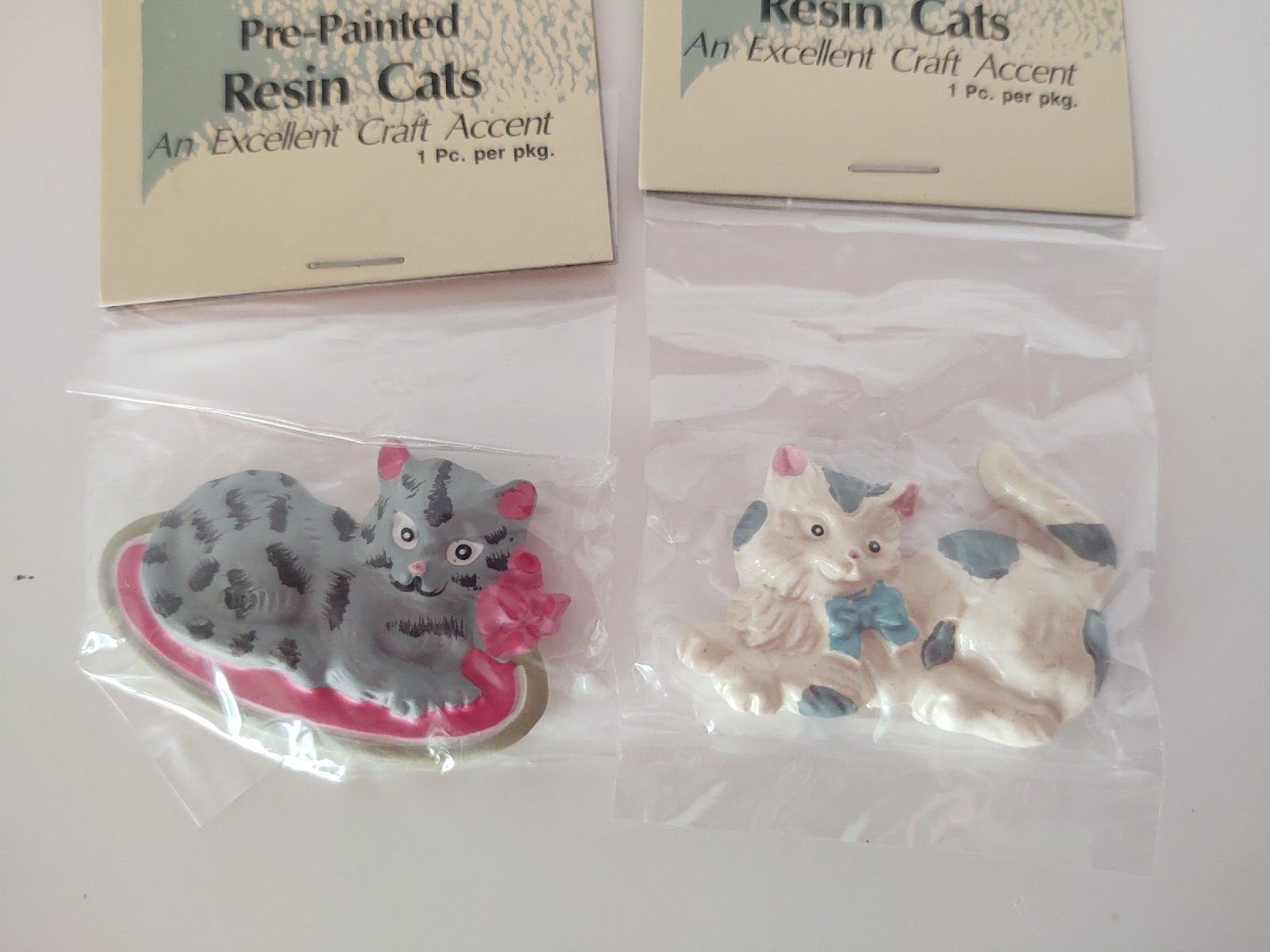 Kitty Craft Accent 2 Piece Set 1.25" Each White & Gray Cats