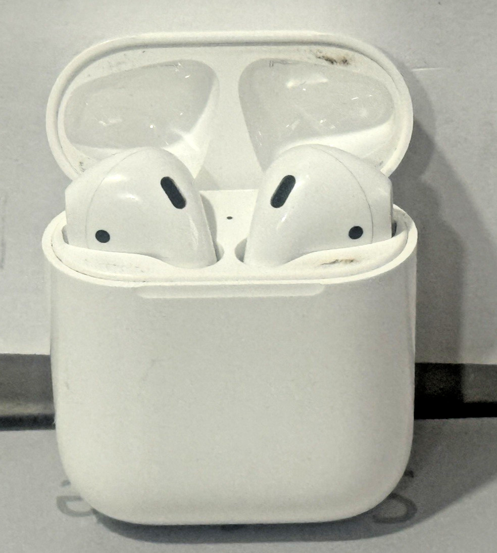 Apple AirPods 2nd Gen with Charging Case – Tested Authentic – Grade B