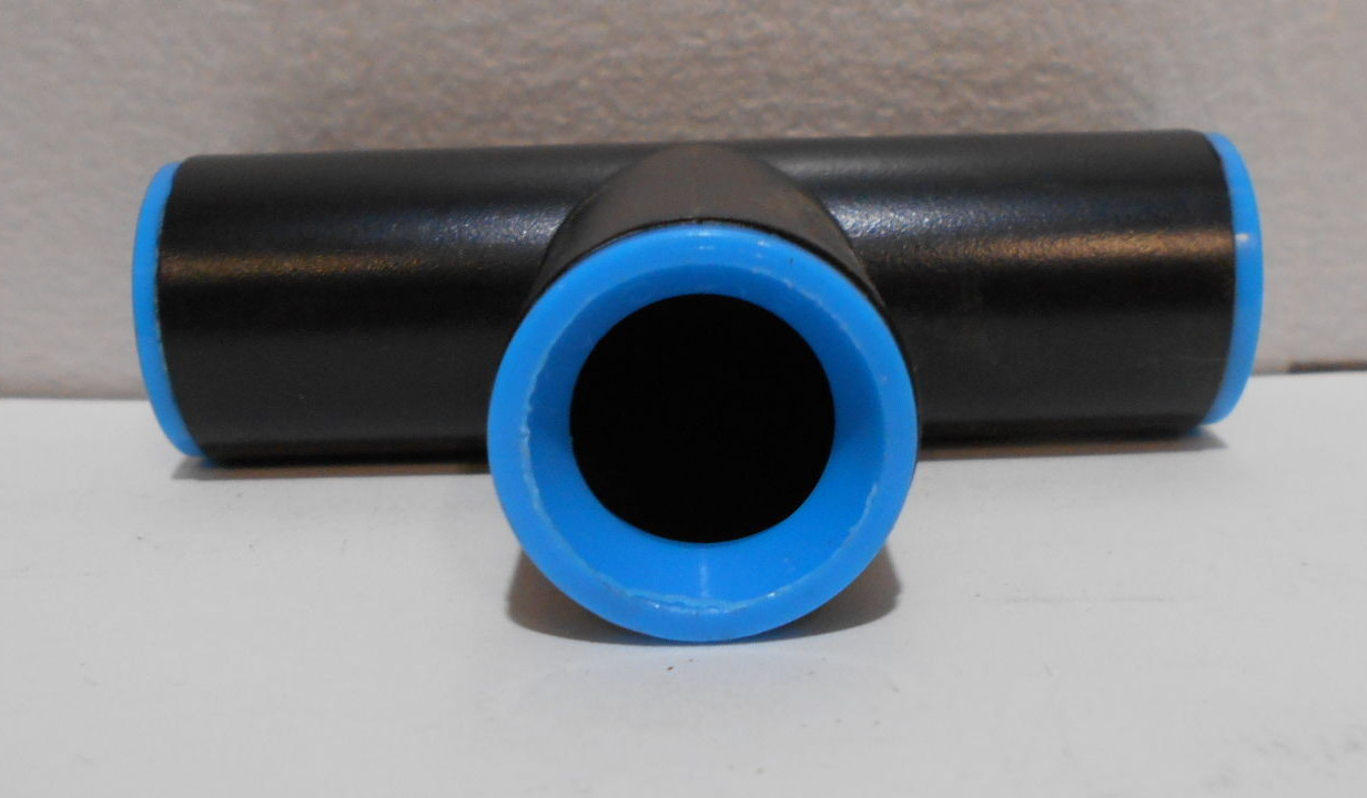 Lot of 4  Raindrip 349G00U .710" Compression Tees Irrigation Fittings