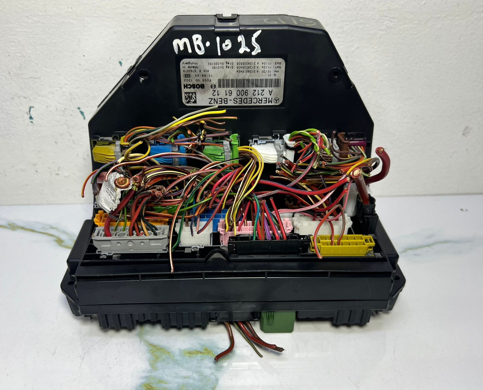 10-18 Mercedes-Benz W212 W204 Front SAM Module Relay Fuse Box A212 9006112 OEM