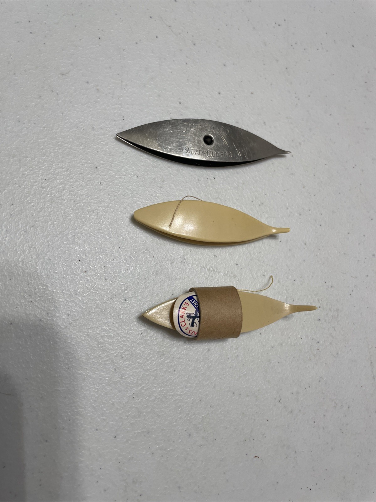 Lot Of 3 Tatting Shuttles. One Metal Justrite & 2 Beige Celluloid Shuttles-READ