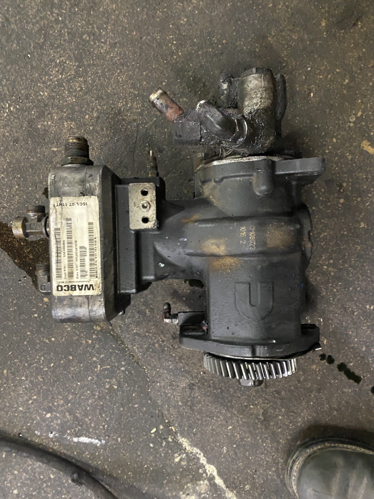 2007 Cummins ISL Wabco Air Compressor ML4E7