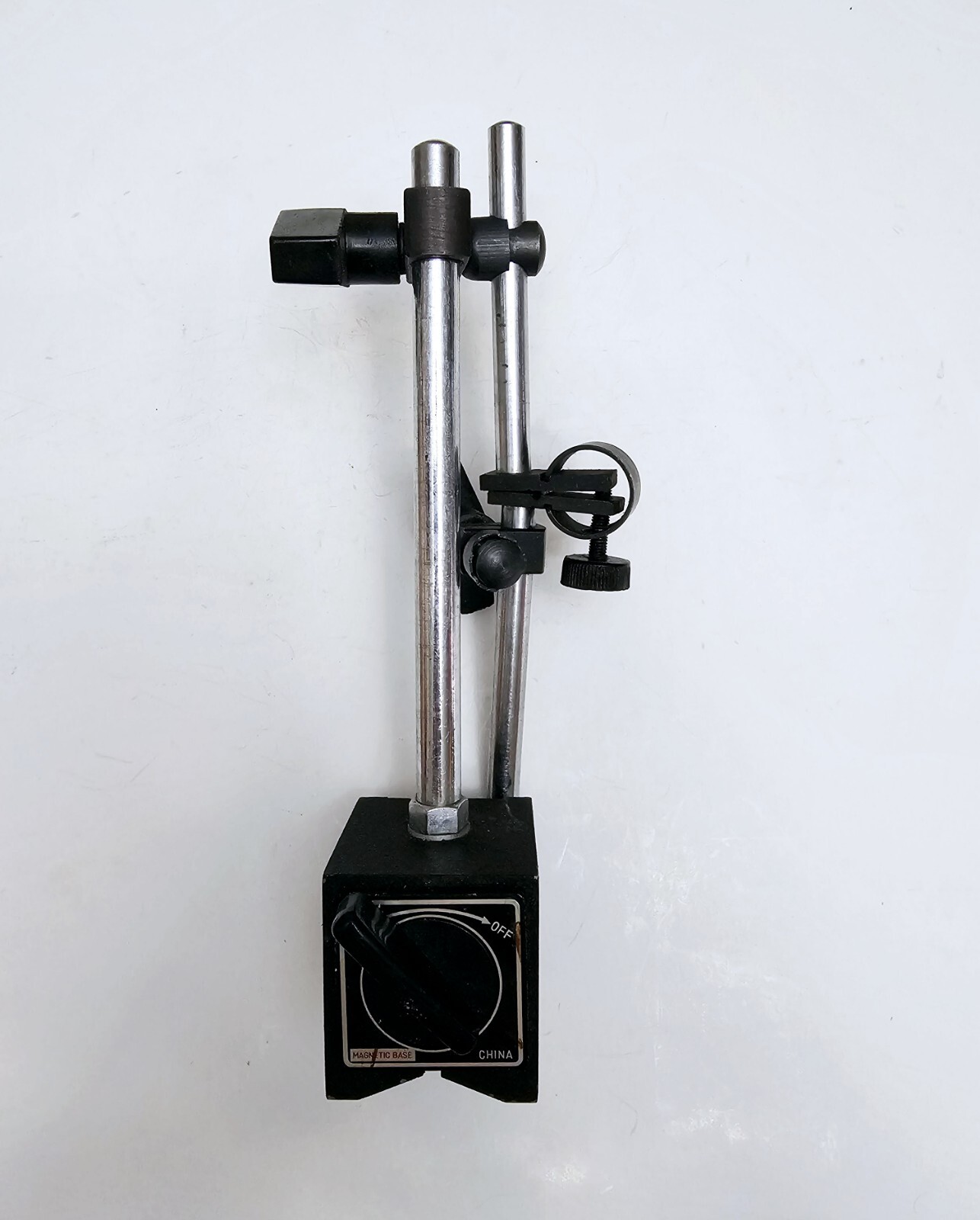 MAGNETIC INDICATOR HOLDER BASE