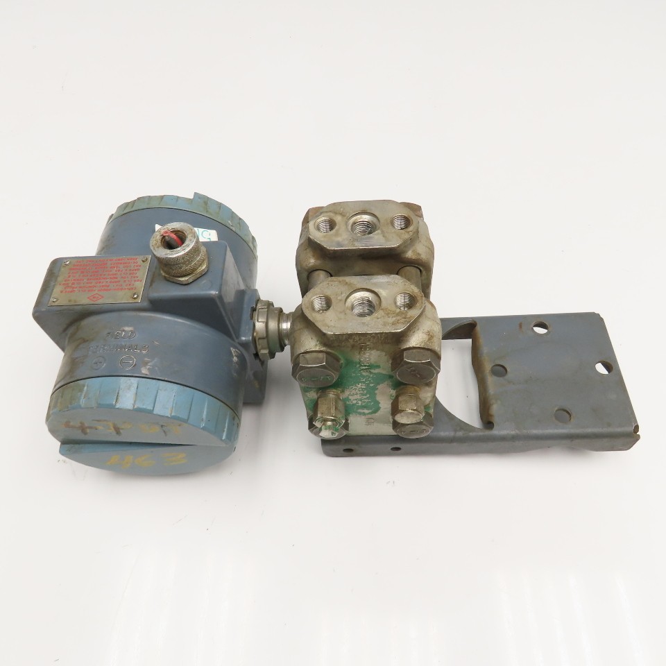Foxboro 823DP-I3S1NH2-Y Stainless Steel Valve W/ Pressure Transmitter 1/4" NPT