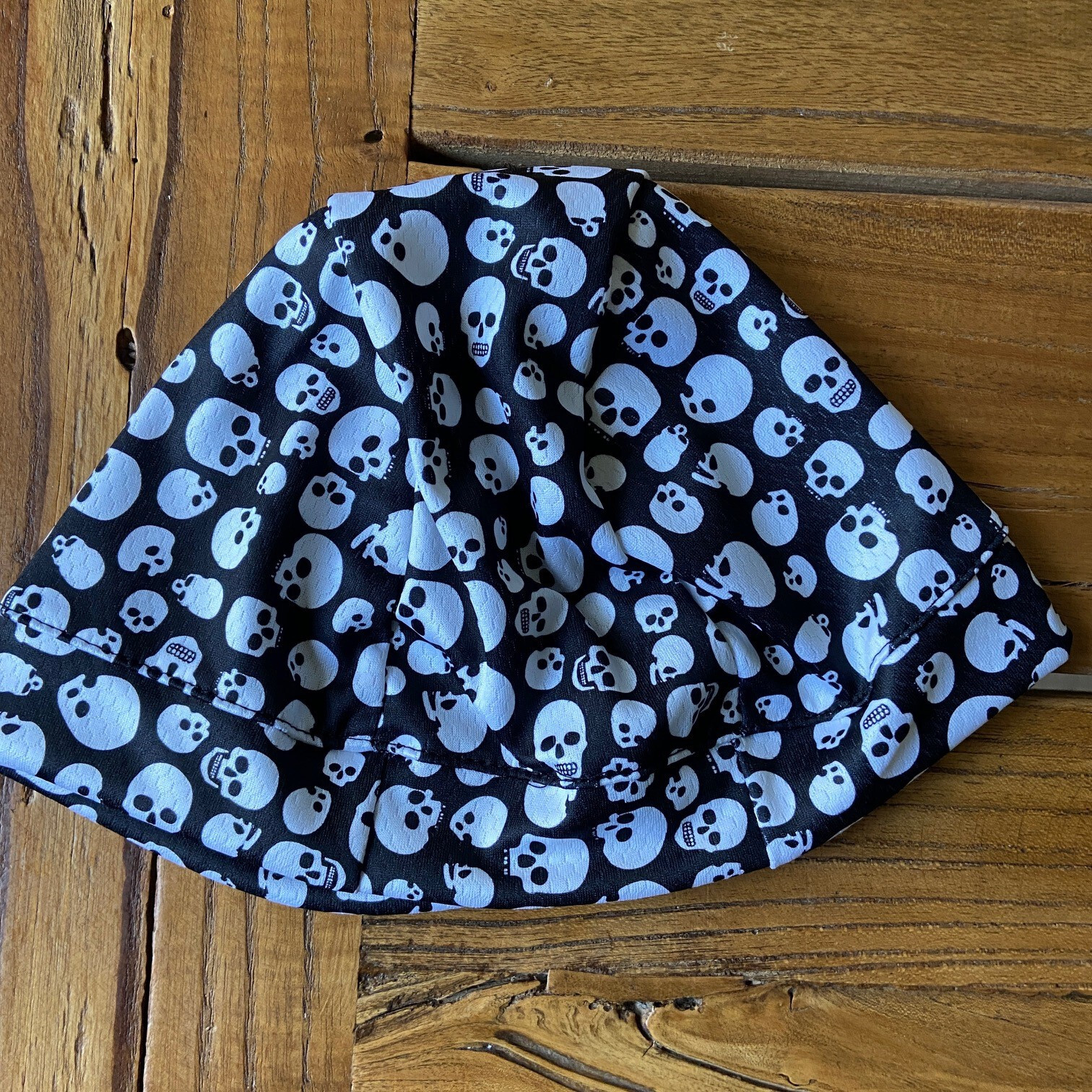 BLACK WHITE SKULLS HEX-TEK® Wicking Polyester Team Cycling HELMET LINER NEW