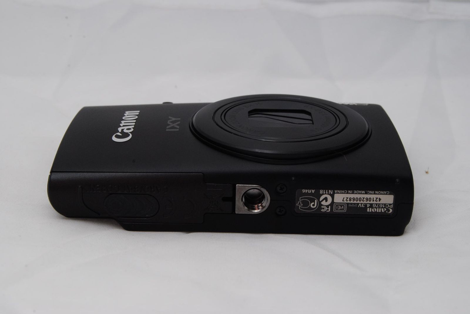 Canon IXY600F Digital Camera Black Excellent Condition Tested Functionality