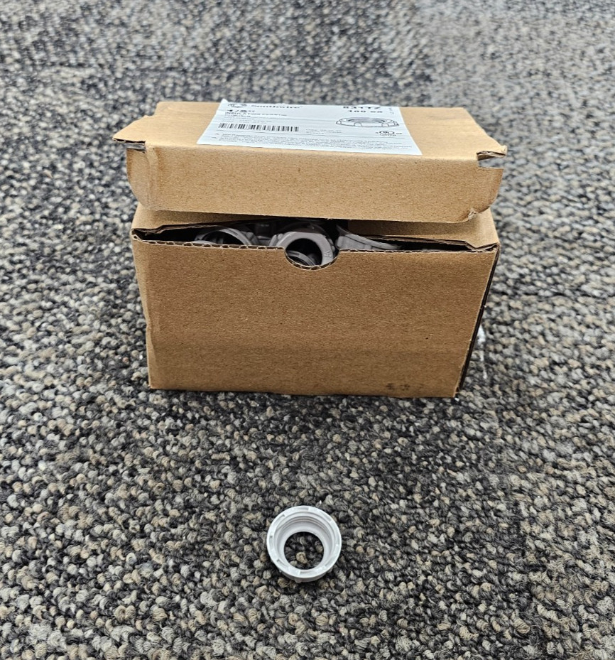 (QTY 100) Southwire 831TZ: 1/2" Insulating Plastic Conduit Bushing - Gray