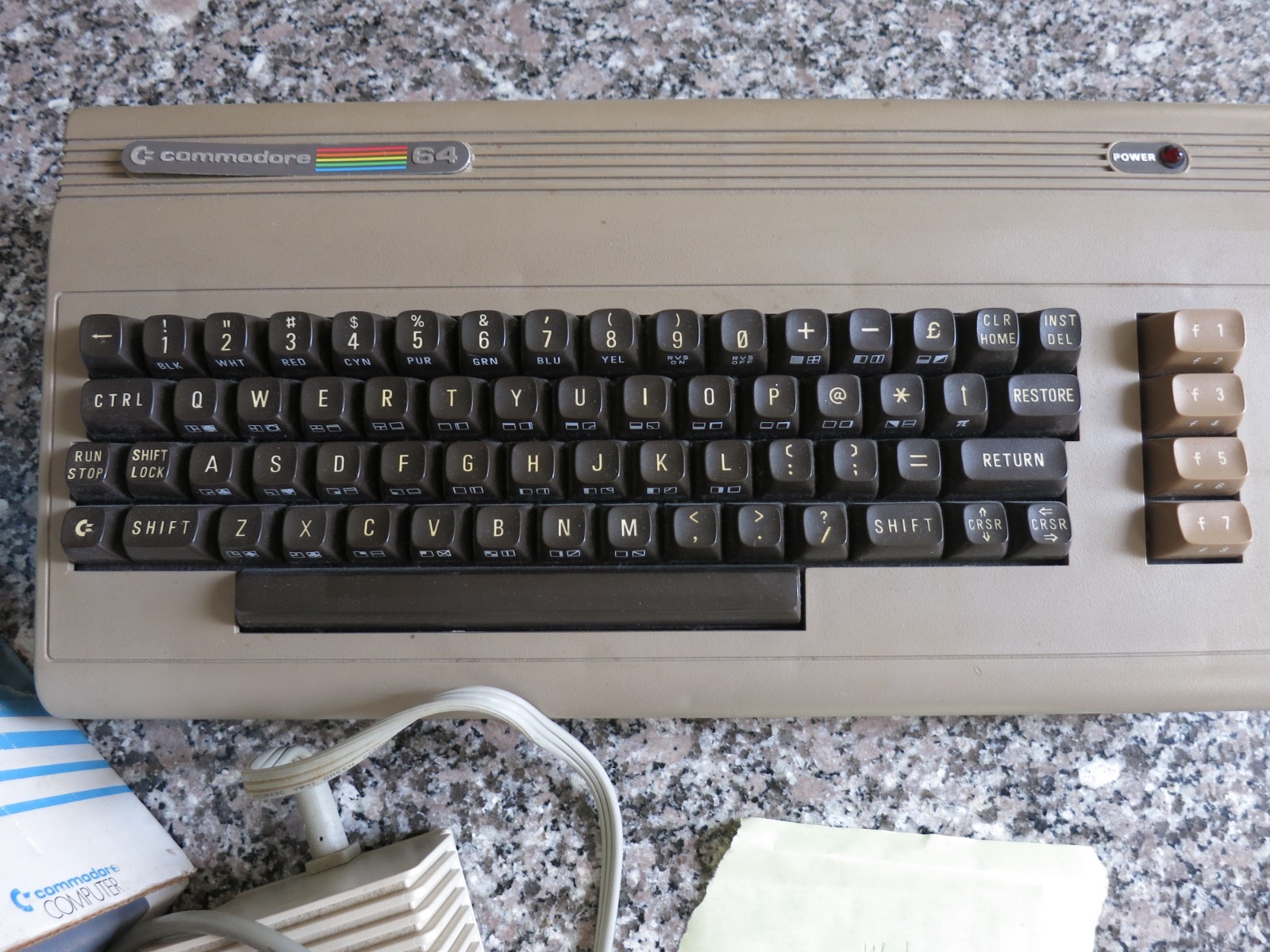 Commodore C64 - Tested Has Medio, with Box and Power Supply
