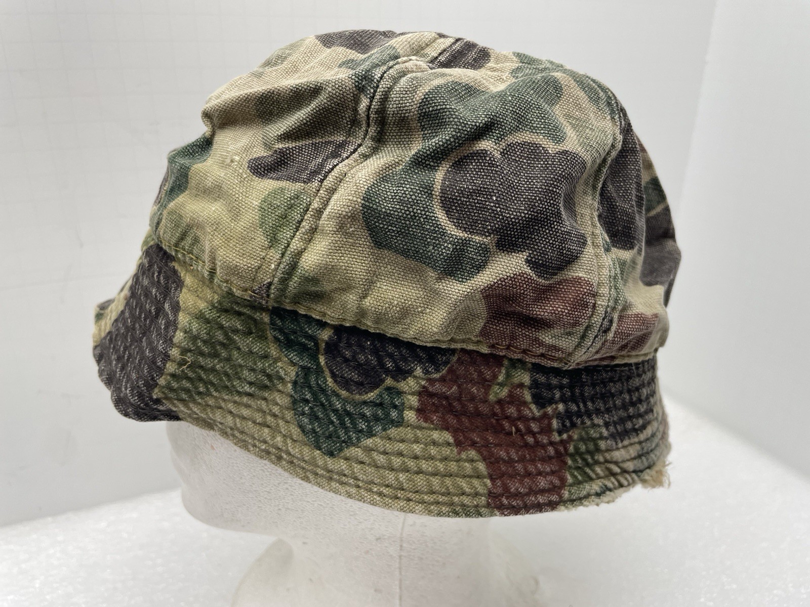 VINTAGE CAMO BUCKET HATS DUCK HUNTING 7-3/8 TO 7-1/2 DISTRESSED JONES STYLE
