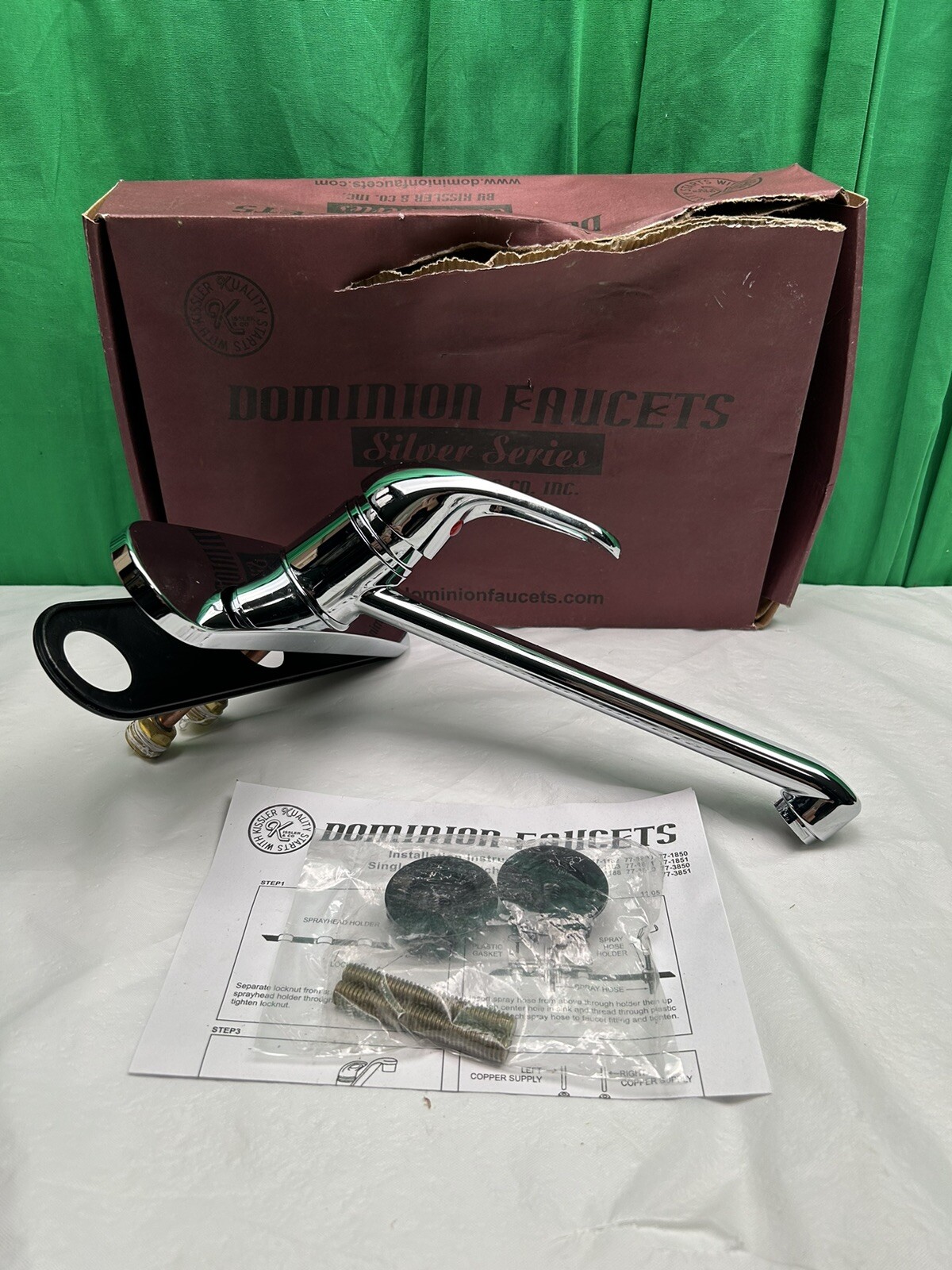 Dominion Faucets 77-1182 Manual, 8" Mount, 4 Hole Low Arc Kitchen Faucet Chrome