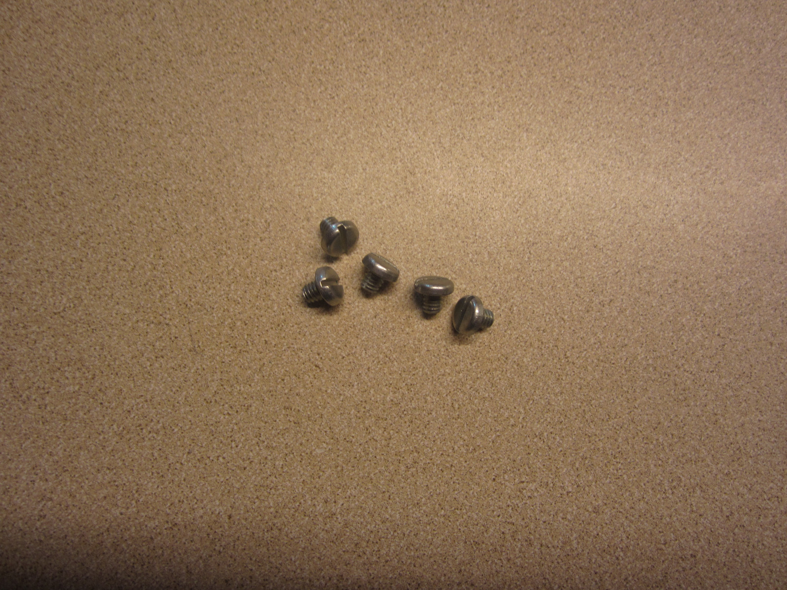International 436690 (5) Screws