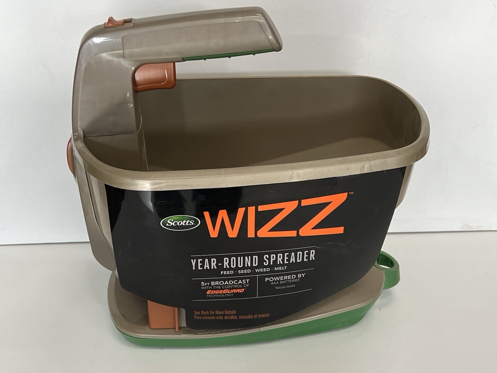 Scotts Wizz Spreader 71131–1 for Feed Seed Weed Control and Ice Melter