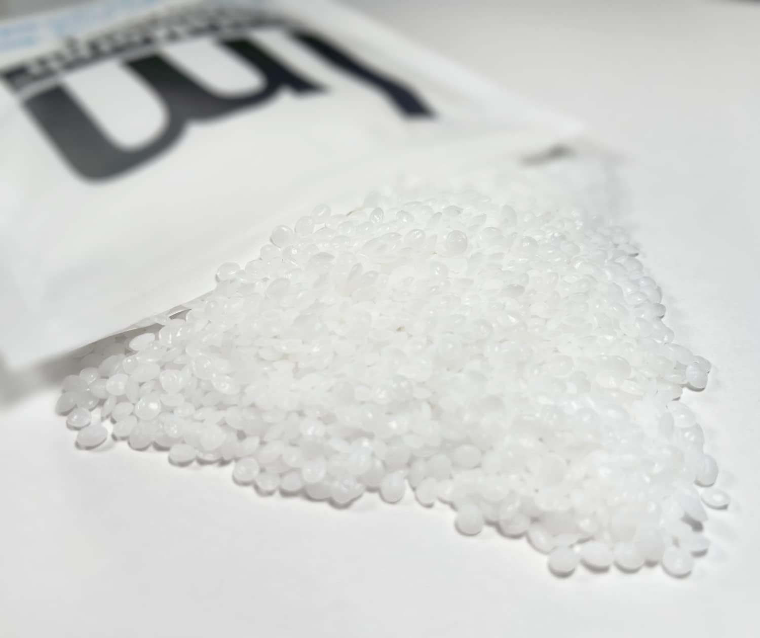 InstaMorph | Thermoplastic Beads, Meltable Polymorph Pellets | 6oz White