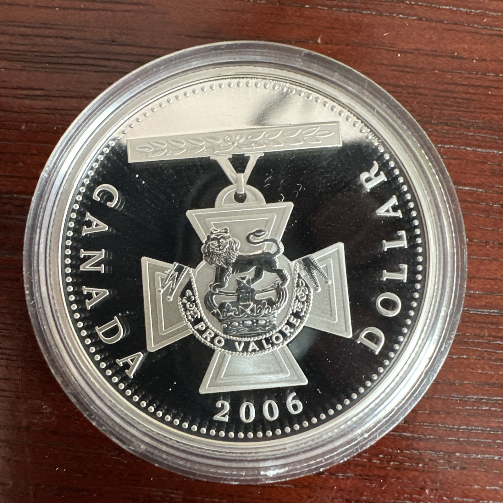 Vintage 2006 Canada Victoria Cross Silver Proof Dollar   1/2 Oz Silver .9999