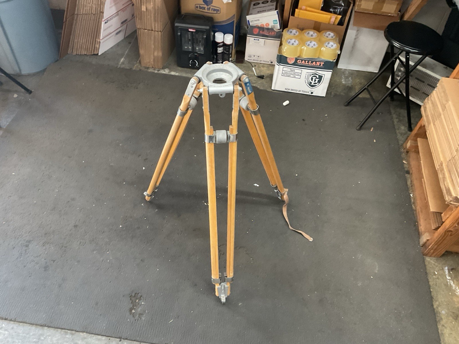 Birns & Sawyer VG 100 Wooden Motion Picture Cinema Tripod Vintage Film Camera