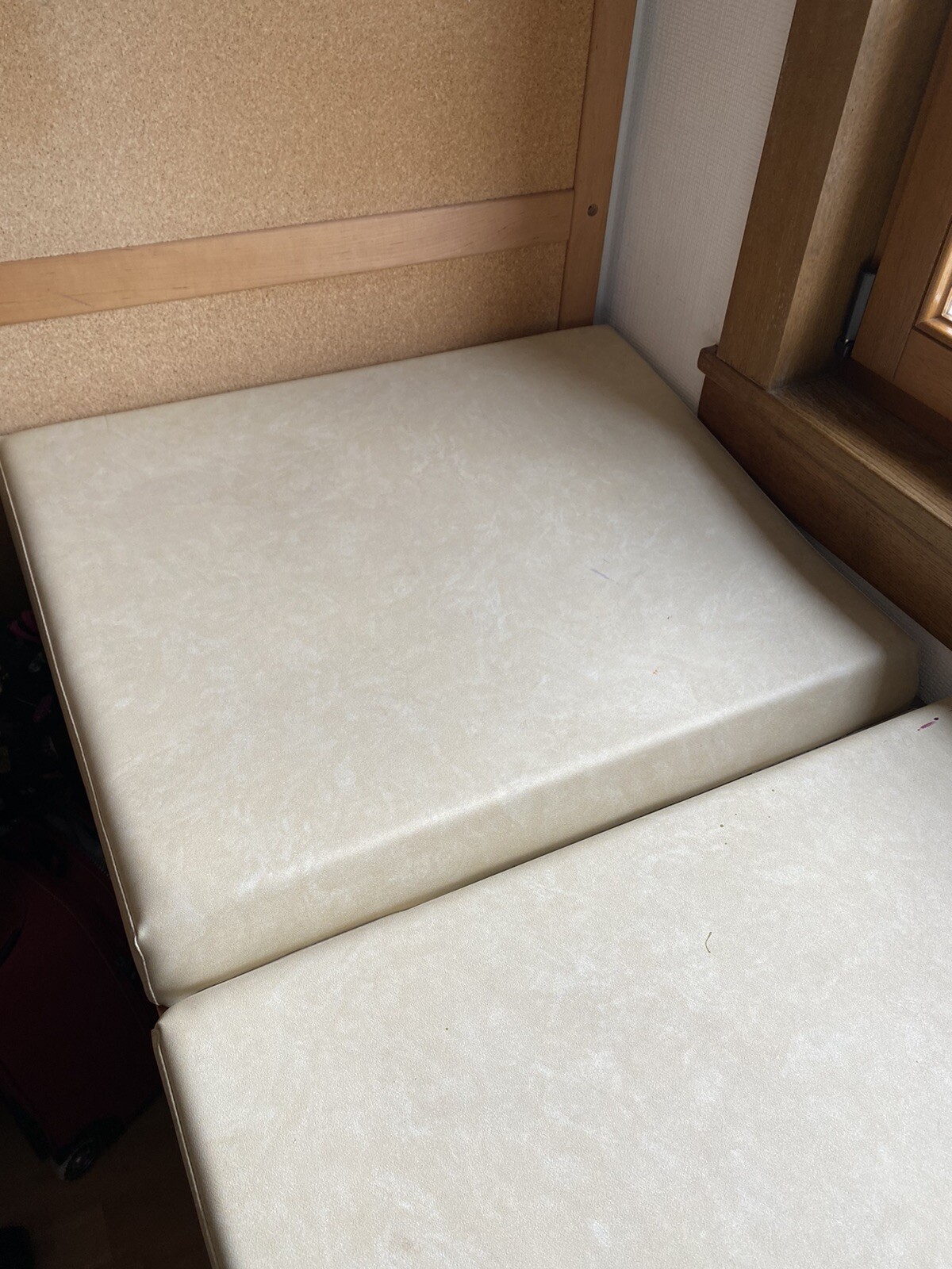 Massage table / Table de massage