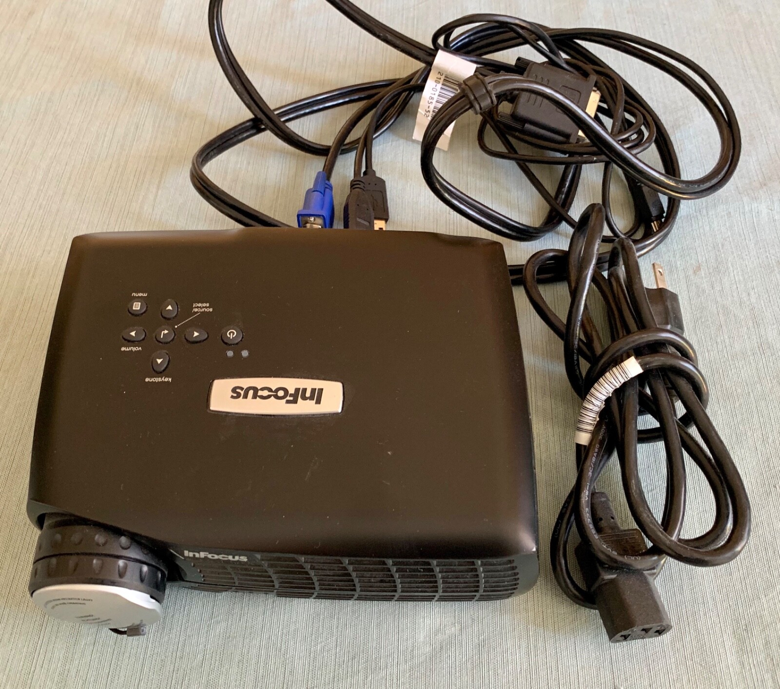 InFocus IN10 Portable DLP Projector LP-70