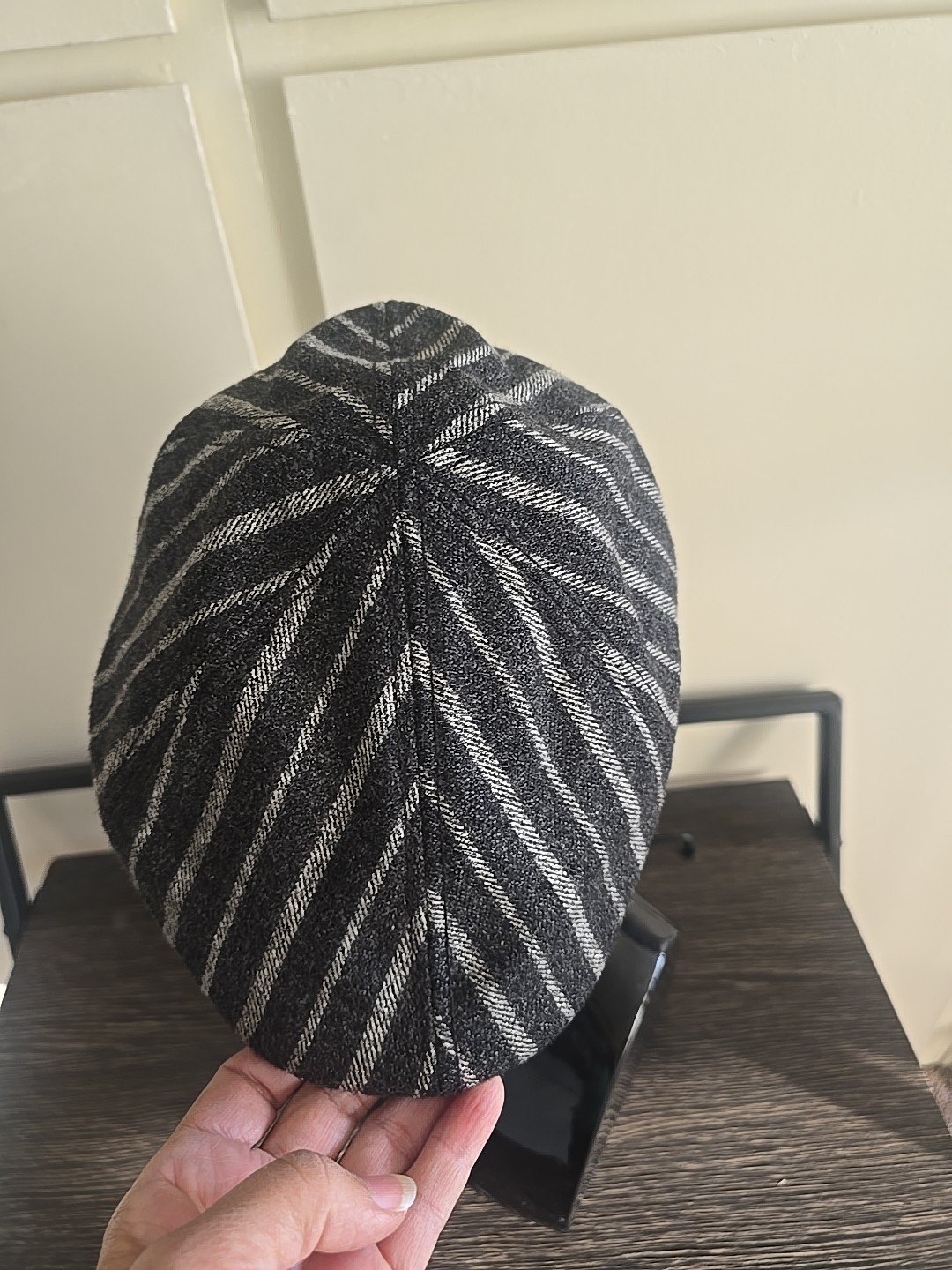 CooperSquare Hat Silk-lined Flat Cap Dark Gray Medium Striped, NEW