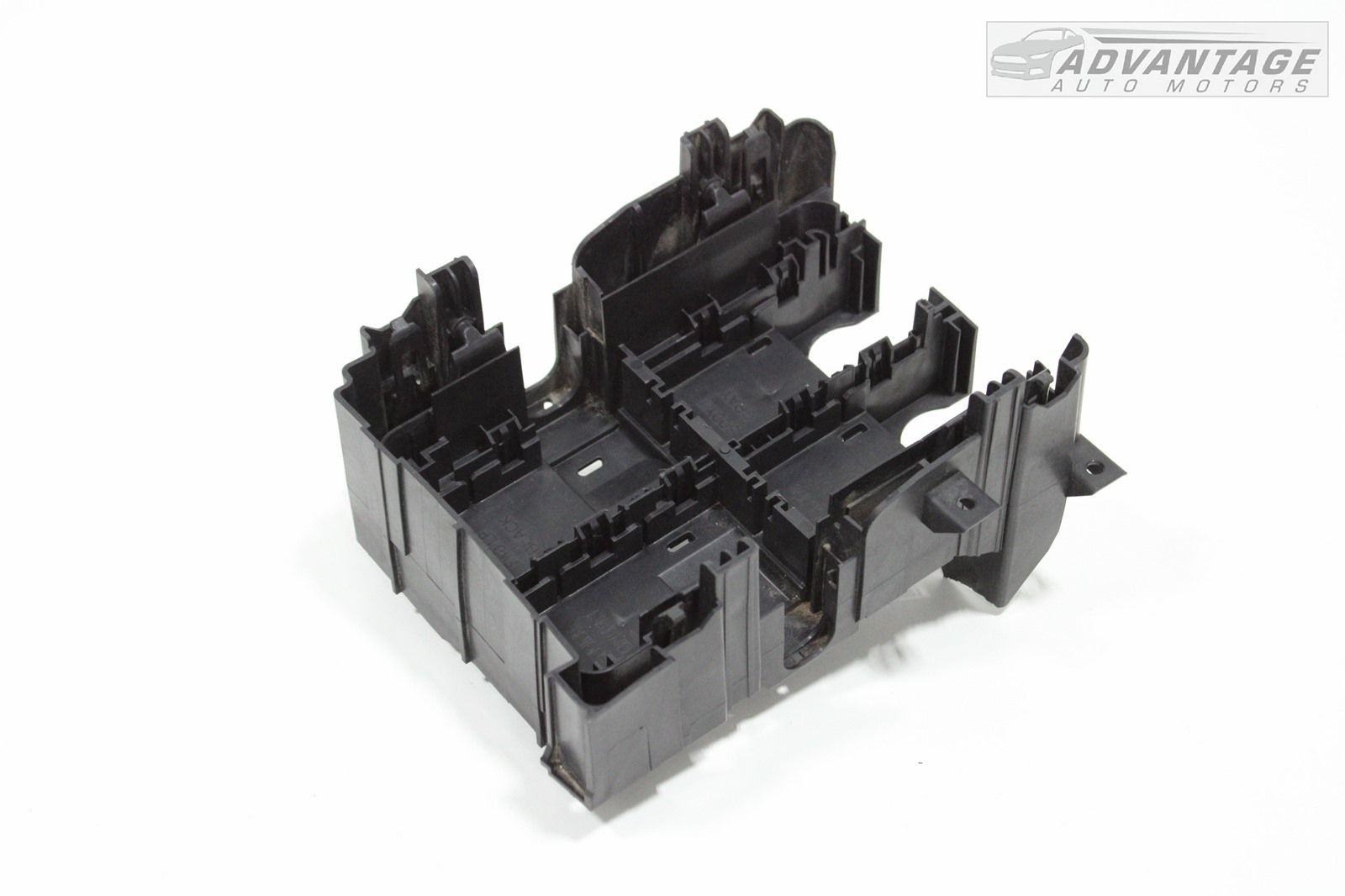 2019-2023 CADILLAC XT4 ENGINE FUSE JUNCTION BOX MOUNT BRACKET 23411472 OEM