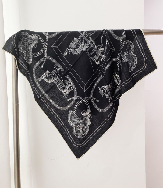 70% Cashmere 30% Silk Shawl Neckerchief Scarf 26'' Bandana horse Print Wrap new