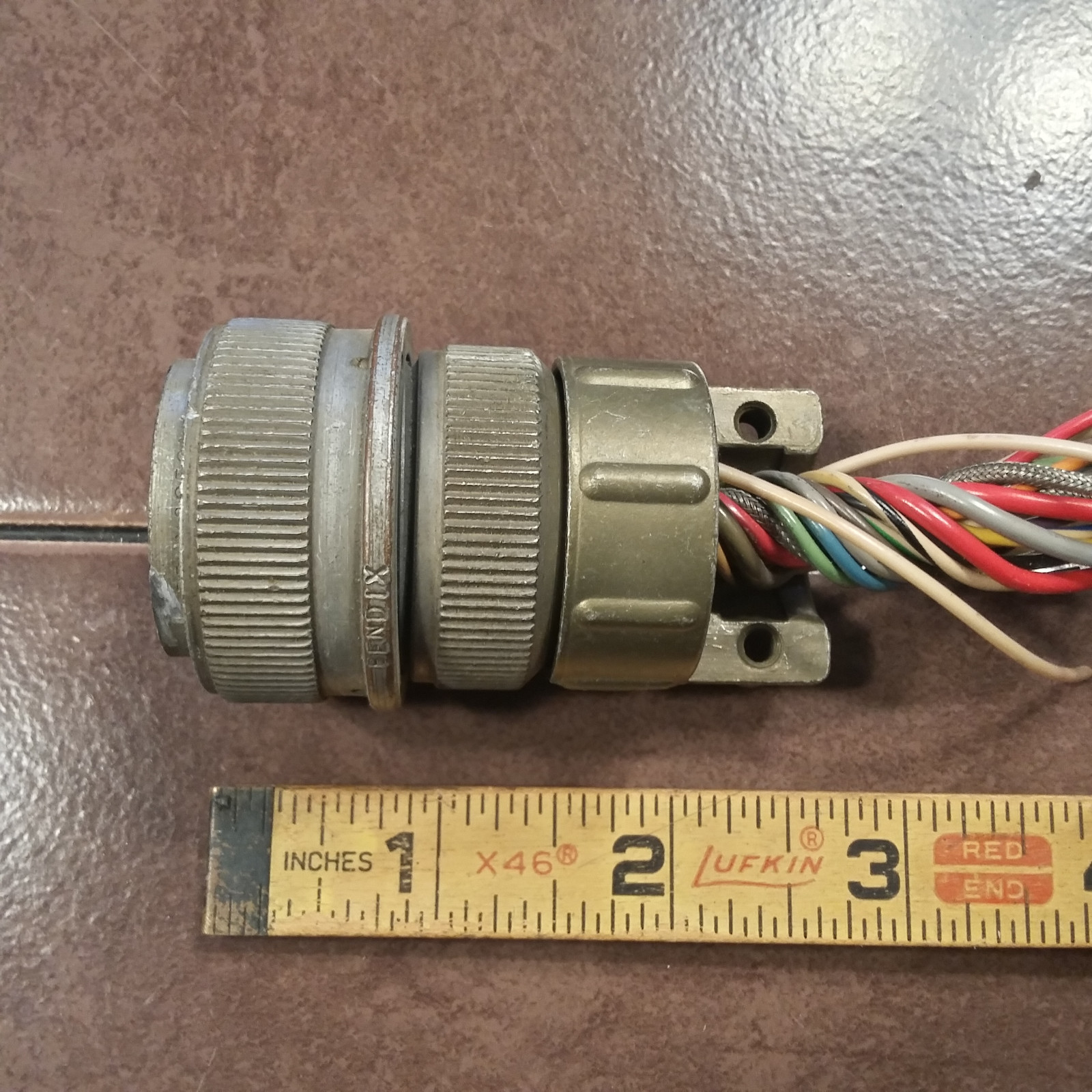 Amphenol AN3106A22-14S Connector