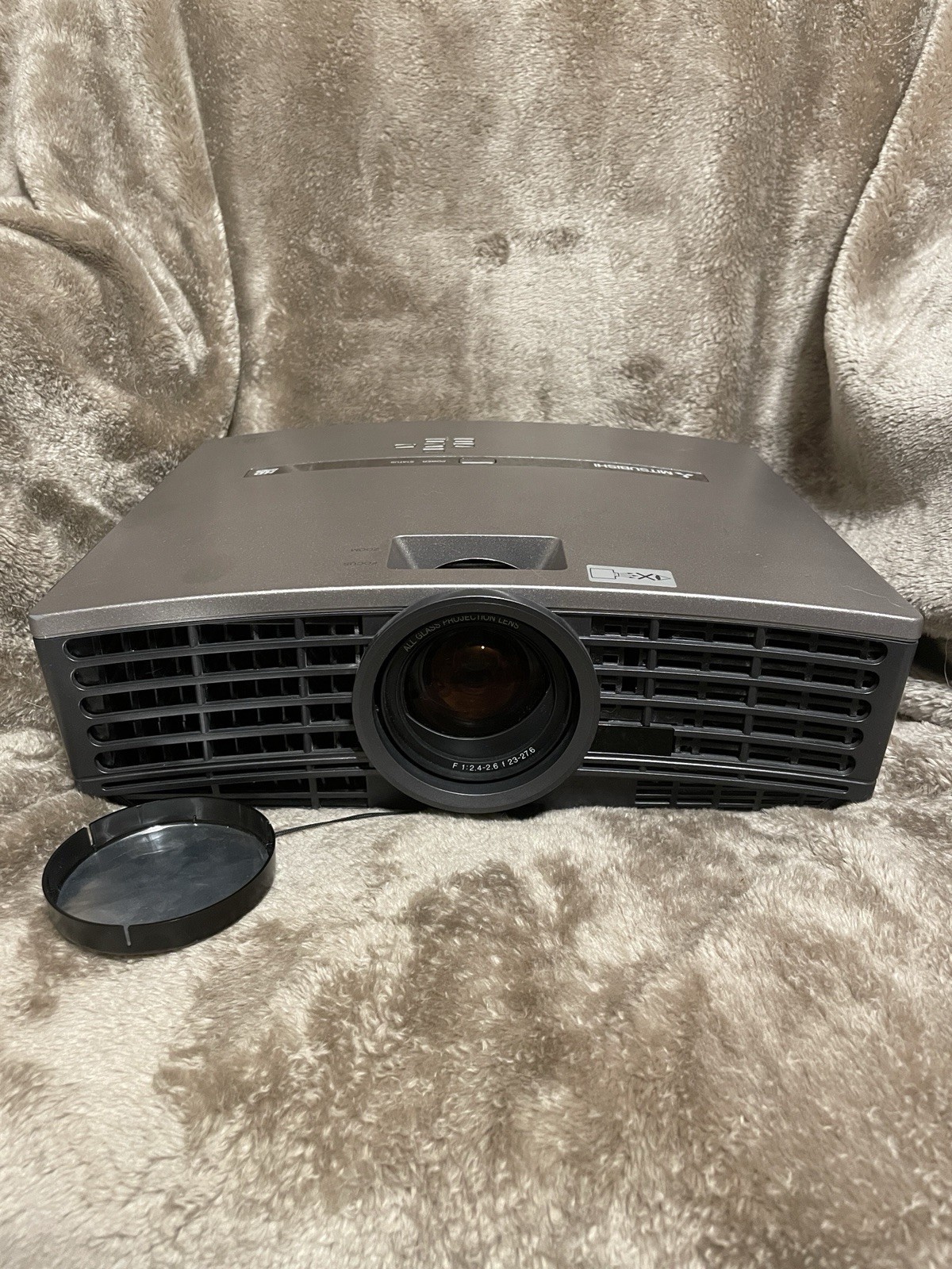 Mitsubishi HD4000 Home Cinema Projector HDMI