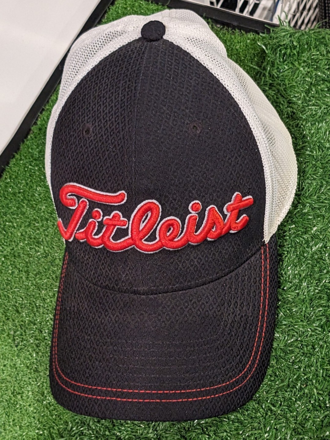 Titleist Fitted Hat Used Black Red Font Sz S/M