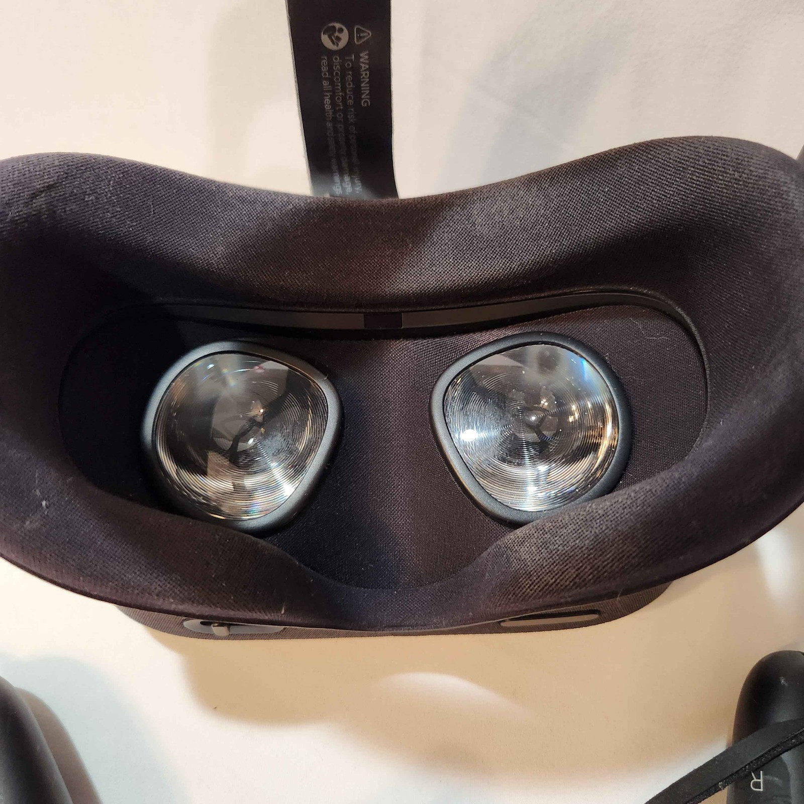 Oculus Quest 1 VR Headset Fully Functional with Controllers + Case
