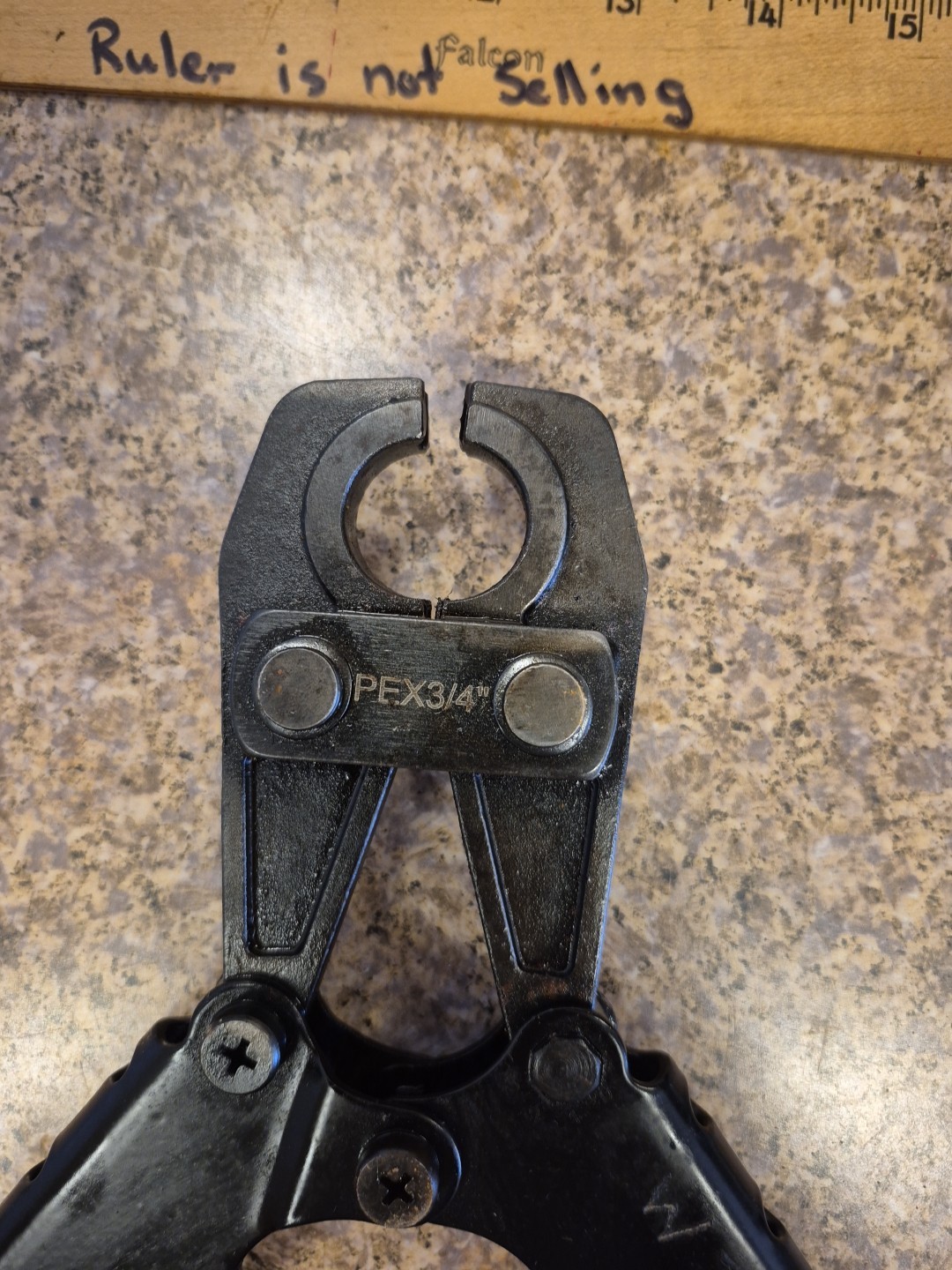 Watts 3/4" Pex Crimp Tool