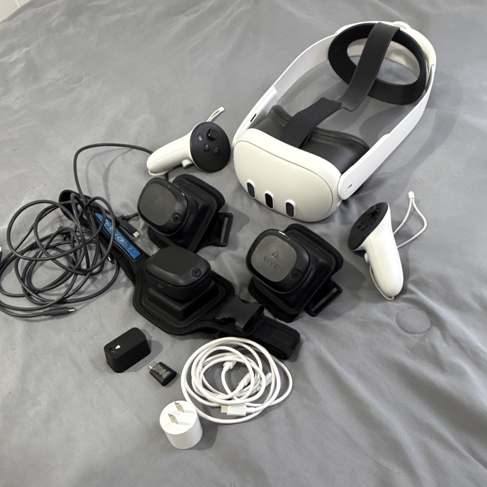 Meta Quest 3 Standalone VR Headset w/ Controllers + 3 VIVE Trackers