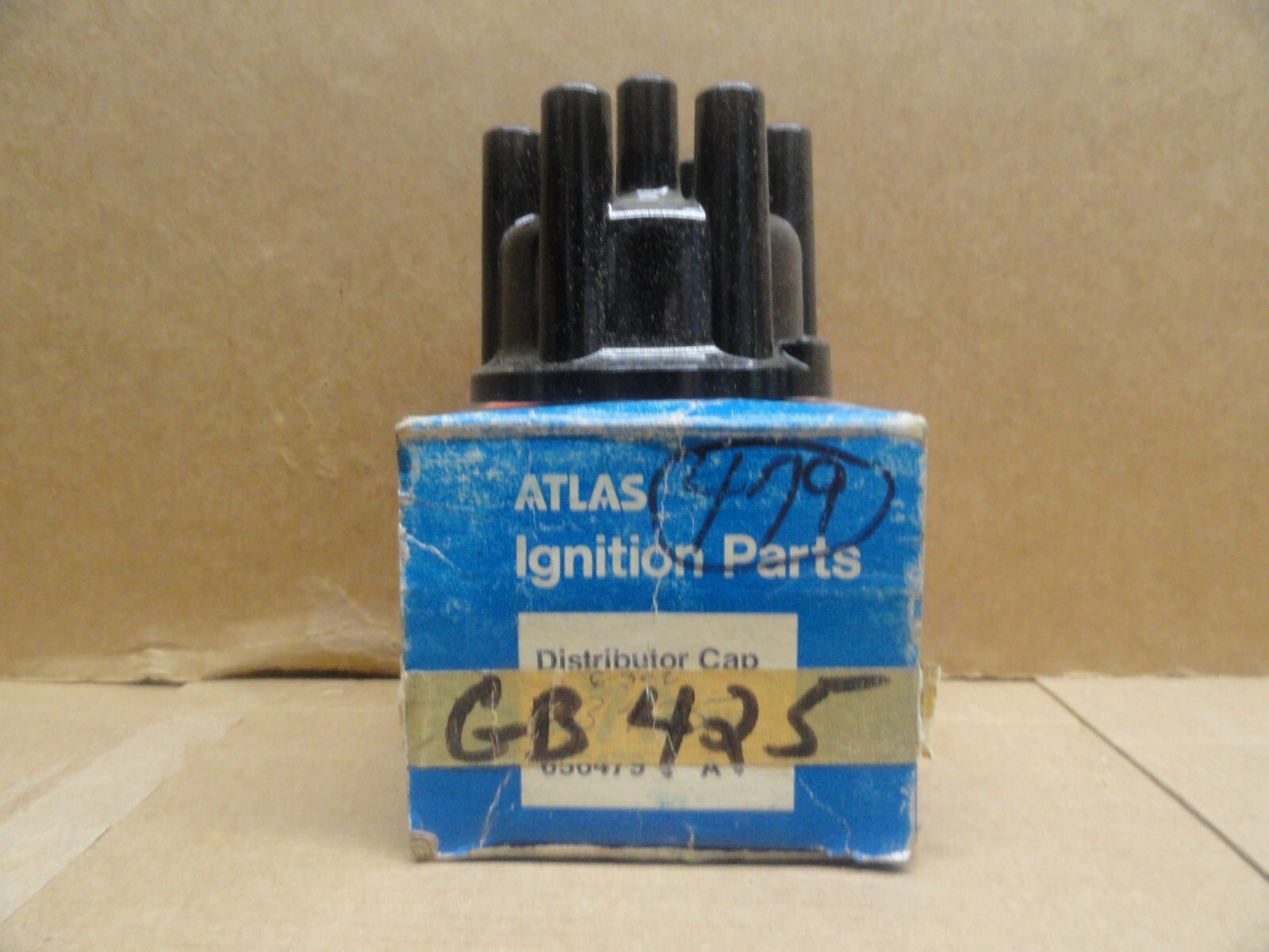 NORS ATLAS 479 Distributor Cap 6564579 NEW old stock