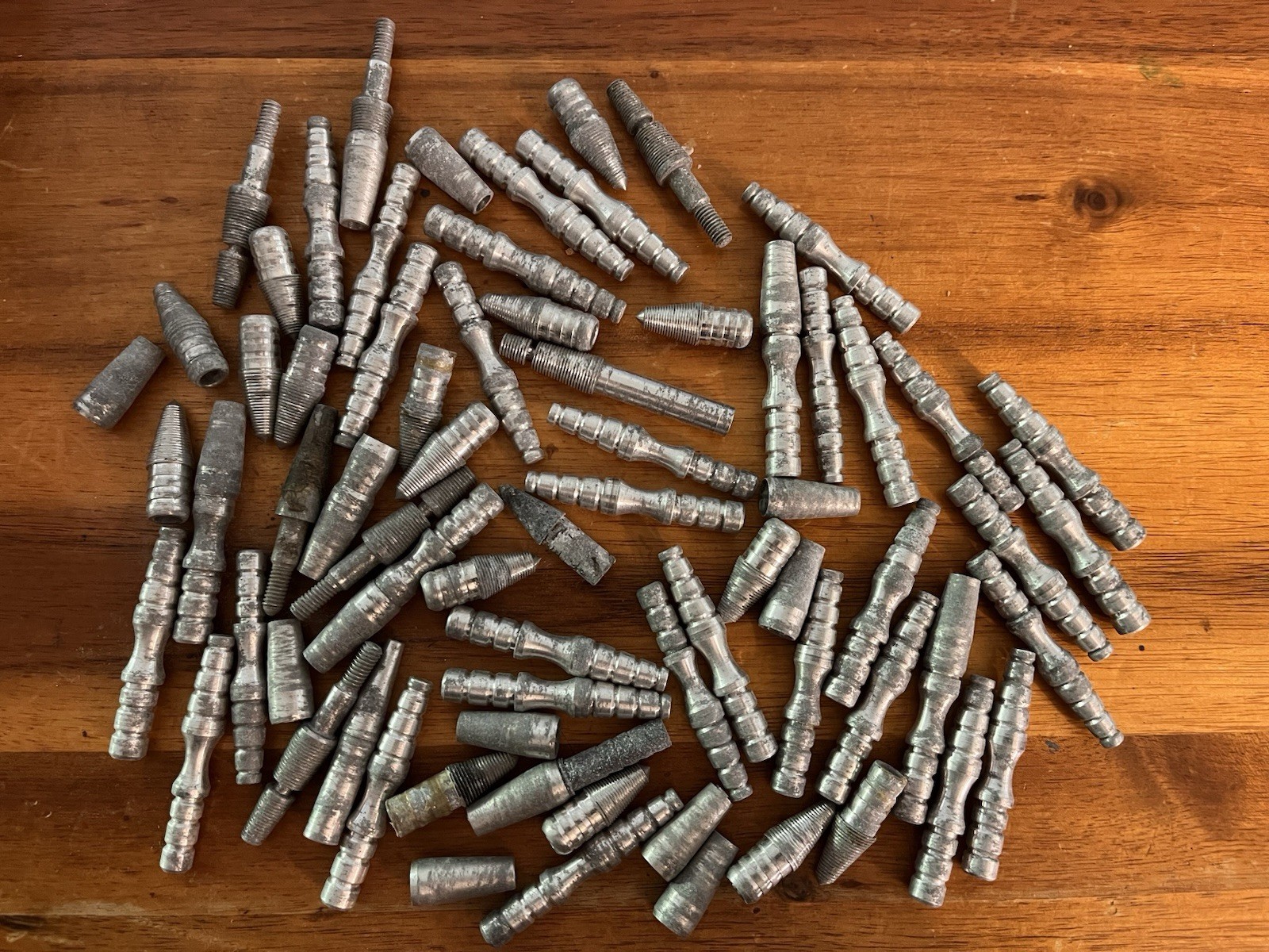 VERY VINTAGE MIXED LOT OF ALUMINUM ADAPTERS MOSTLY GLUE IN BROADHEAD ADAPTERS