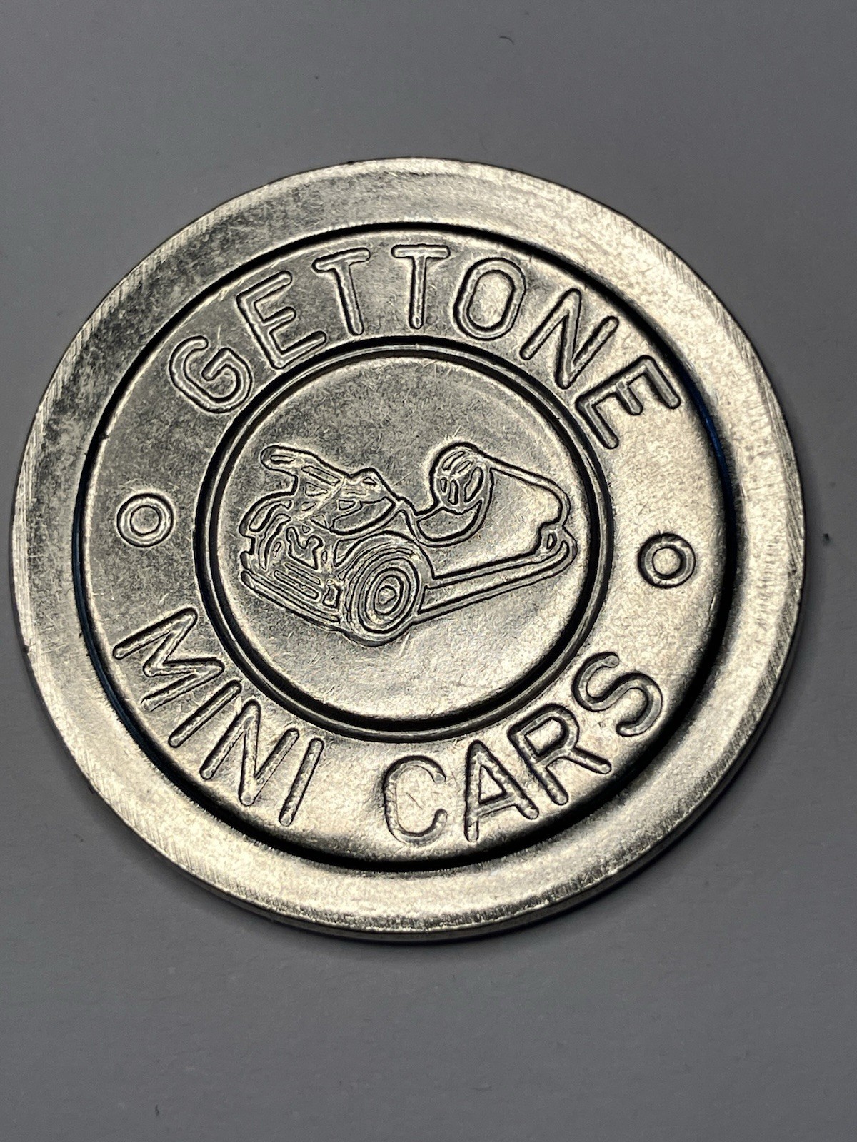 UNITED KINGDOM EURO GAMES MINI CARS AMUSEMENT ARCADE TOKEN 29R24 #un1