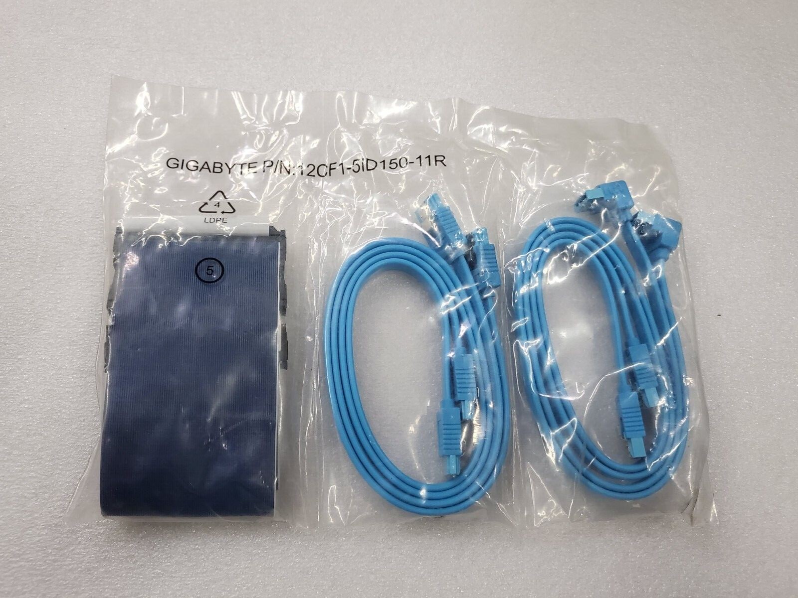 Gigabyte SATA & IDE Cables P/N: 12CF1-5ID150-11R