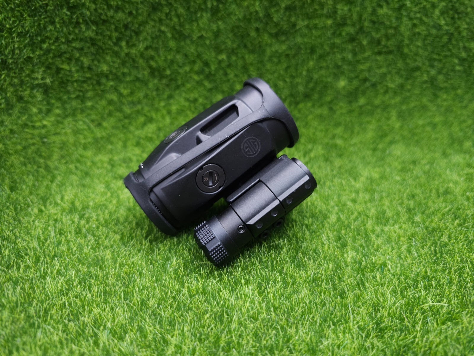Sig Sauer #SOJ3M001 Juliet3-Micro Magnifier, 3x22mm, Push-Button Mount