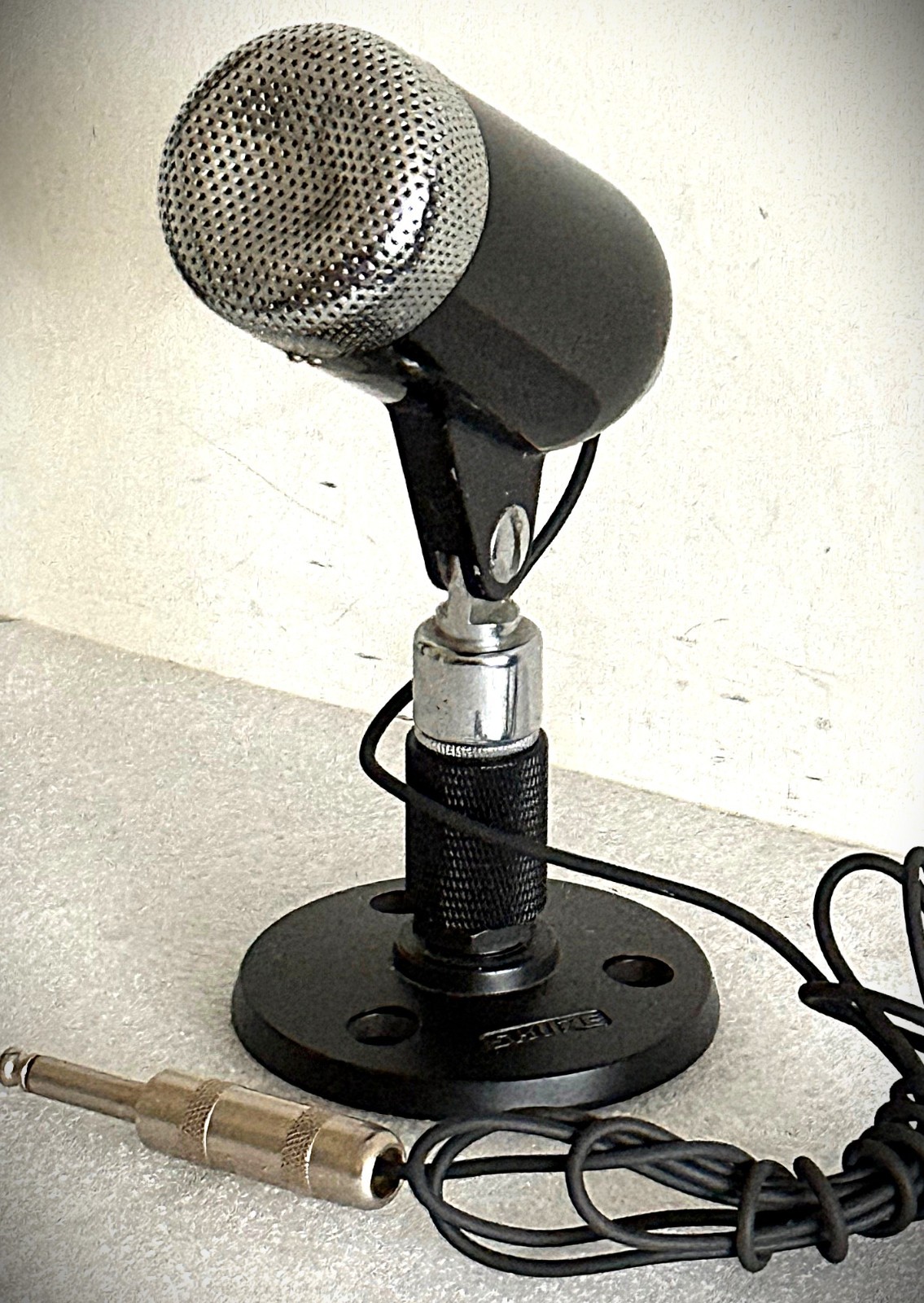 Vintage 1960's Olson M-164 Dynamic Microphone, tested and working great
