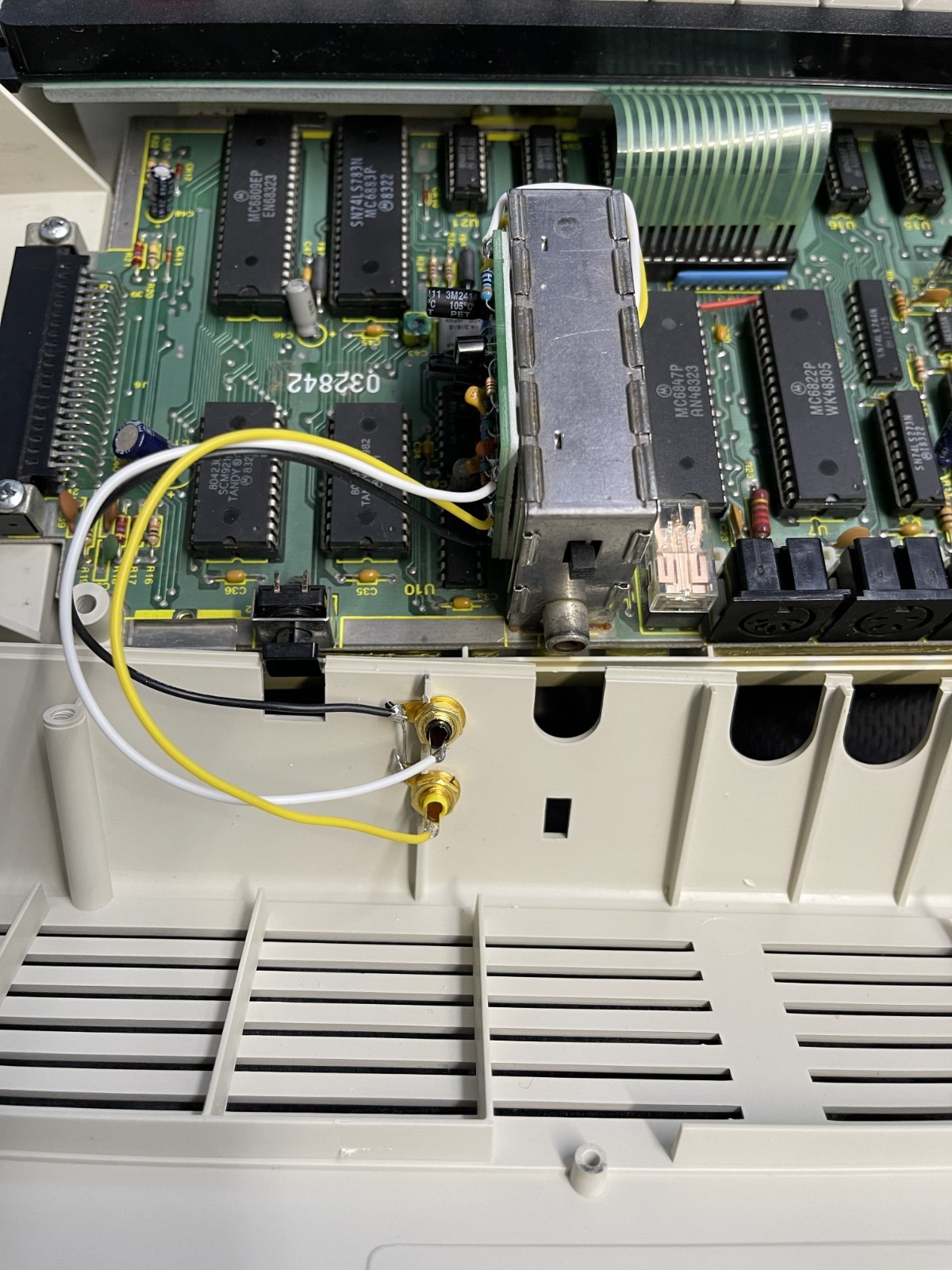 Universal Video Driver (UVD) Tandy Coco Color Computer Composite Video Audio PCB