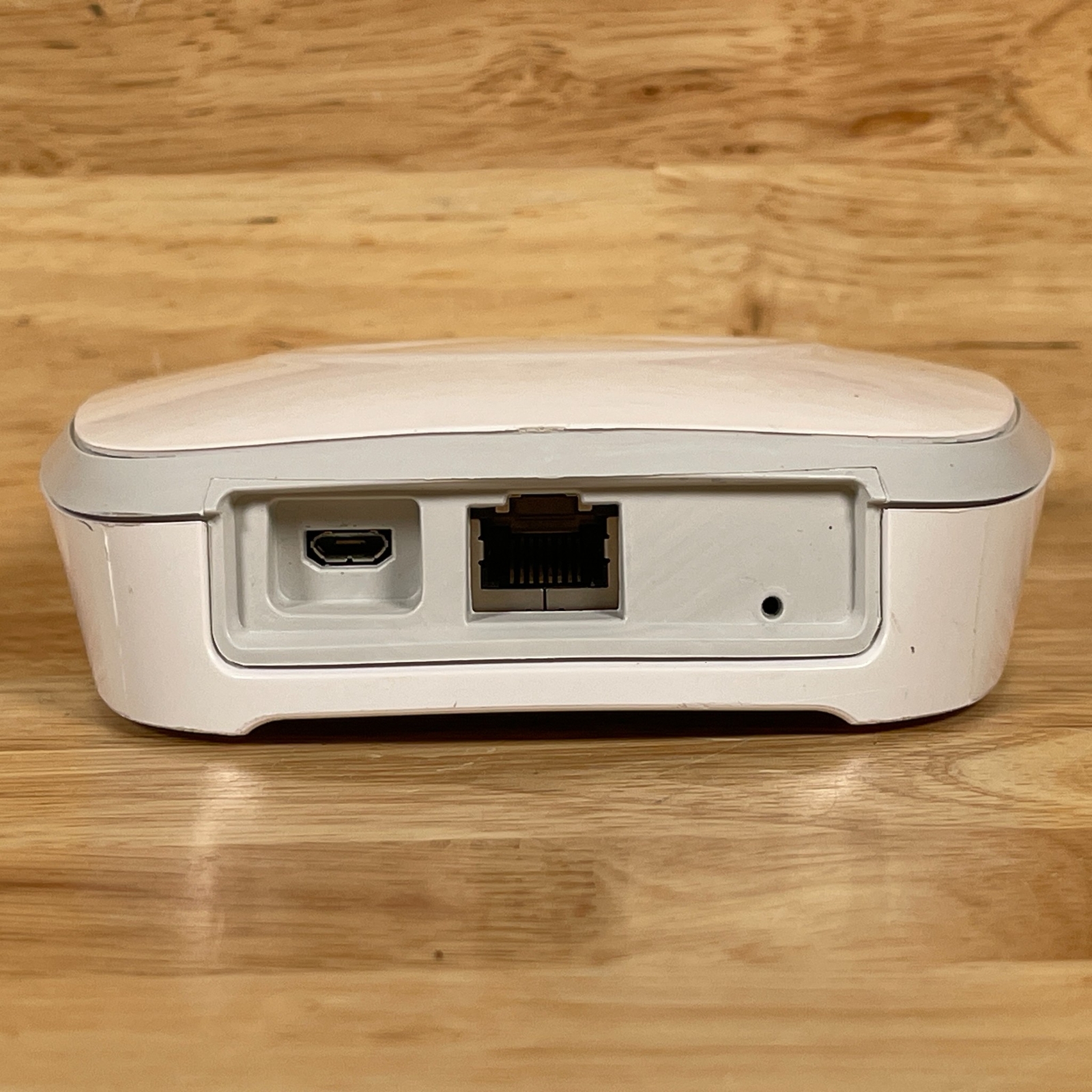 SmartThings 1st Generation Sth-Eth-001 White App-Enabled WiFi Smart Home Hub