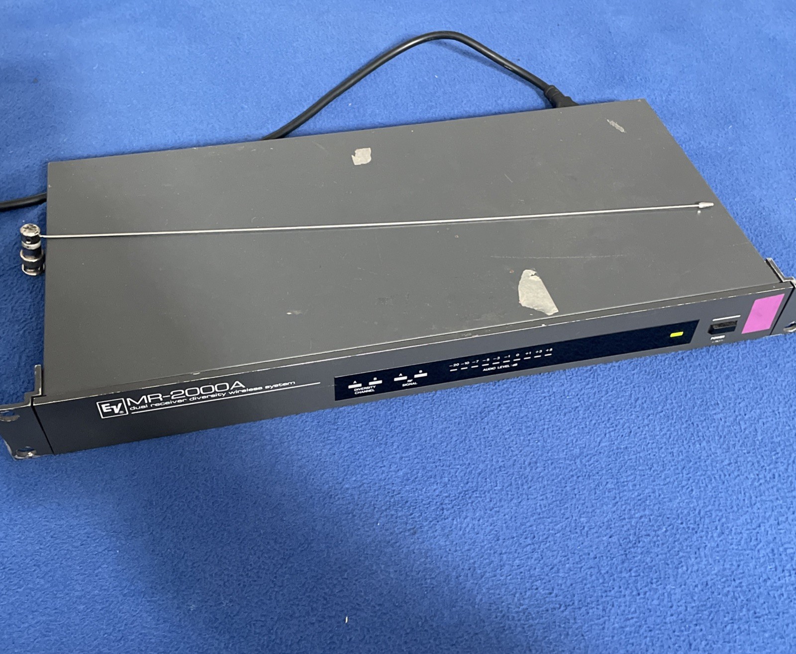 EV Electro-Voice MR-2000A Dual Receiver Diversity Wireless System